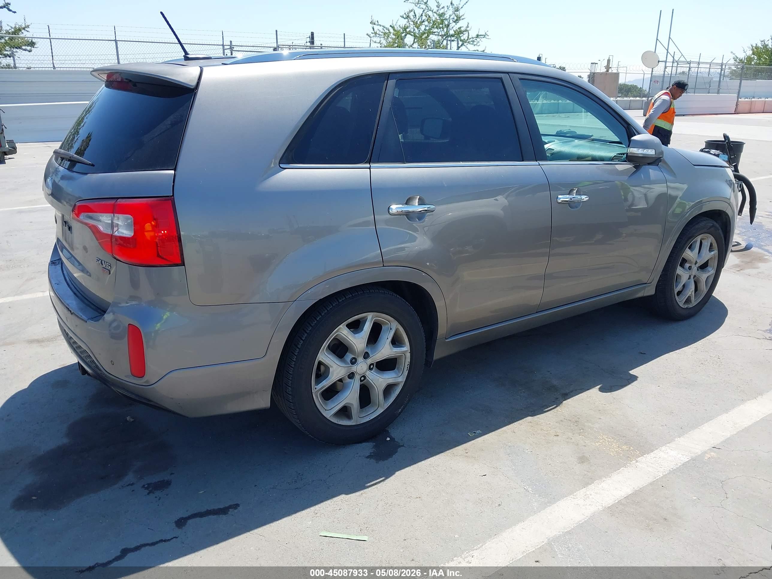 KIA SORENTO image 4
