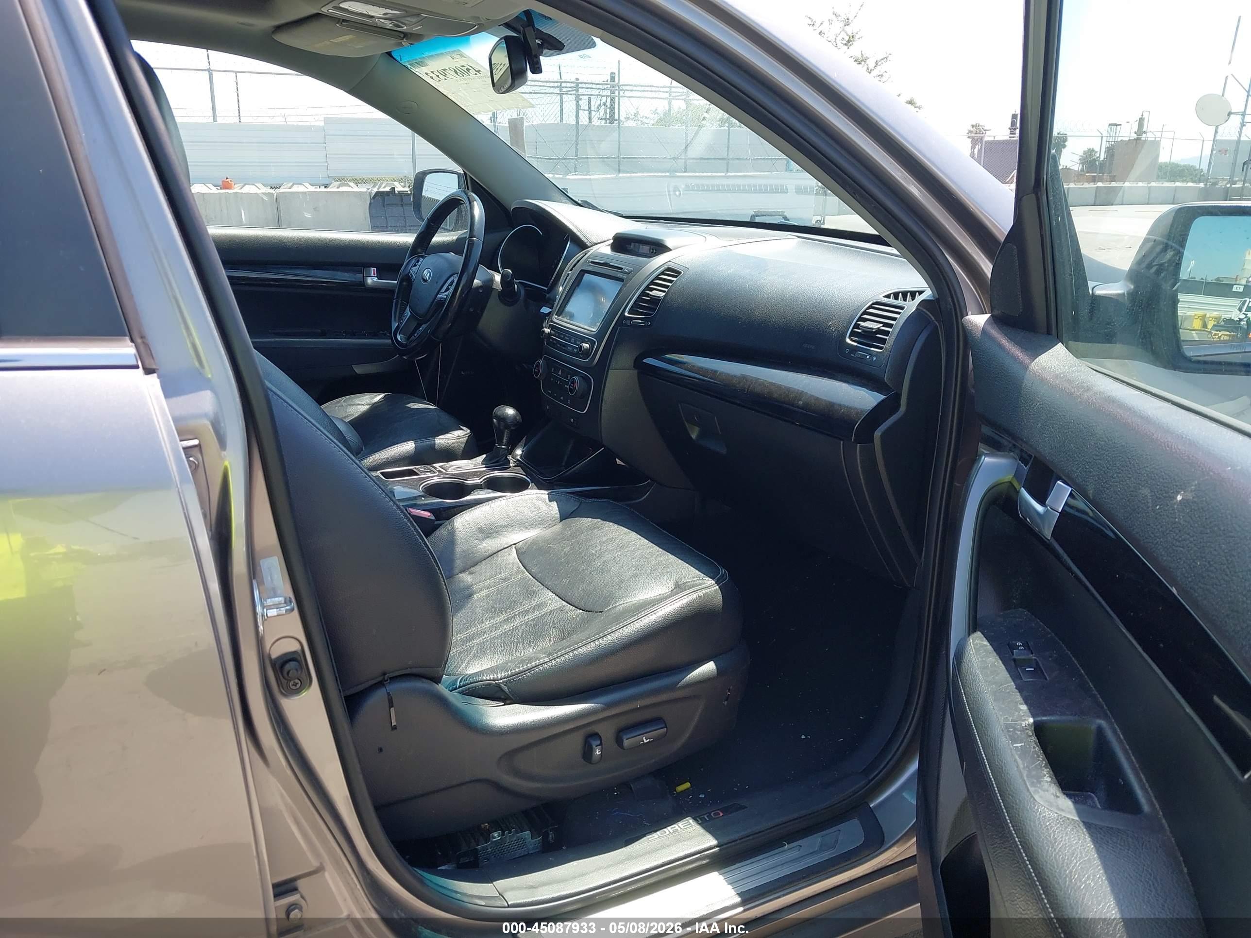 KIA SORENTO image 5