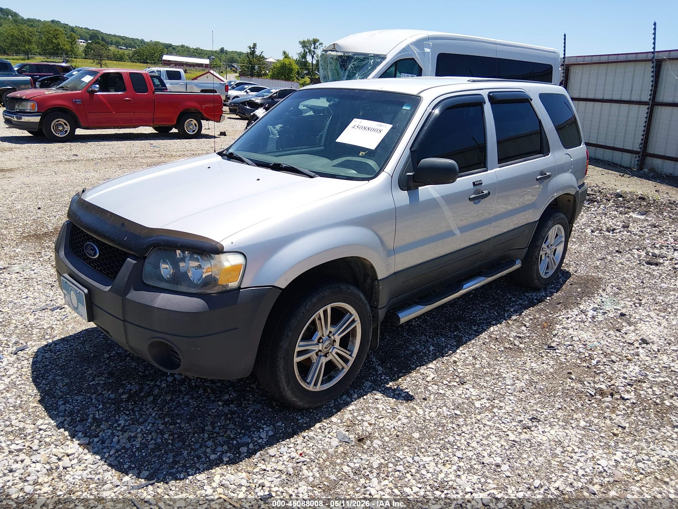 FORD ESCAPE image 2