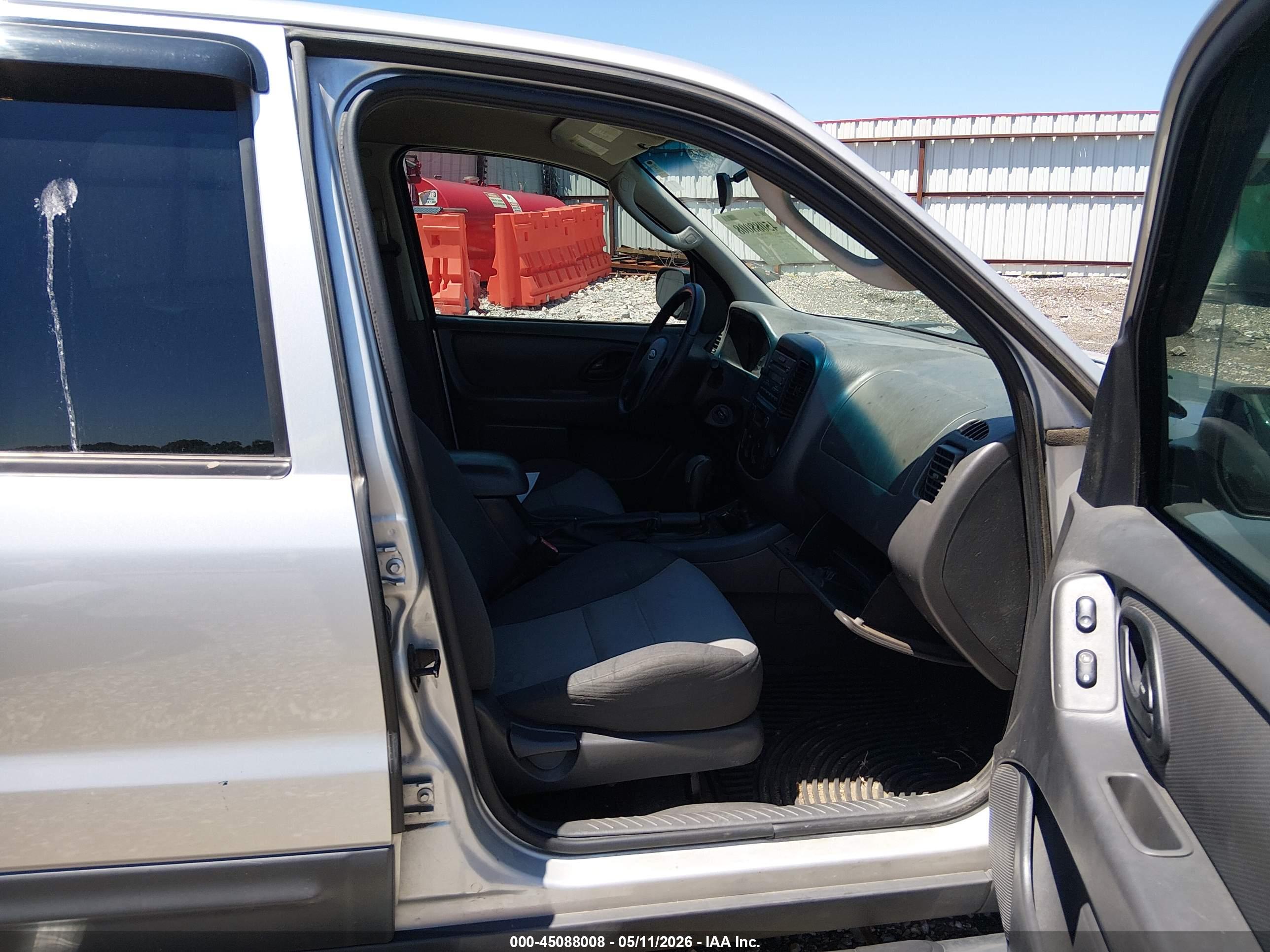 FORD ESCAPE image 5