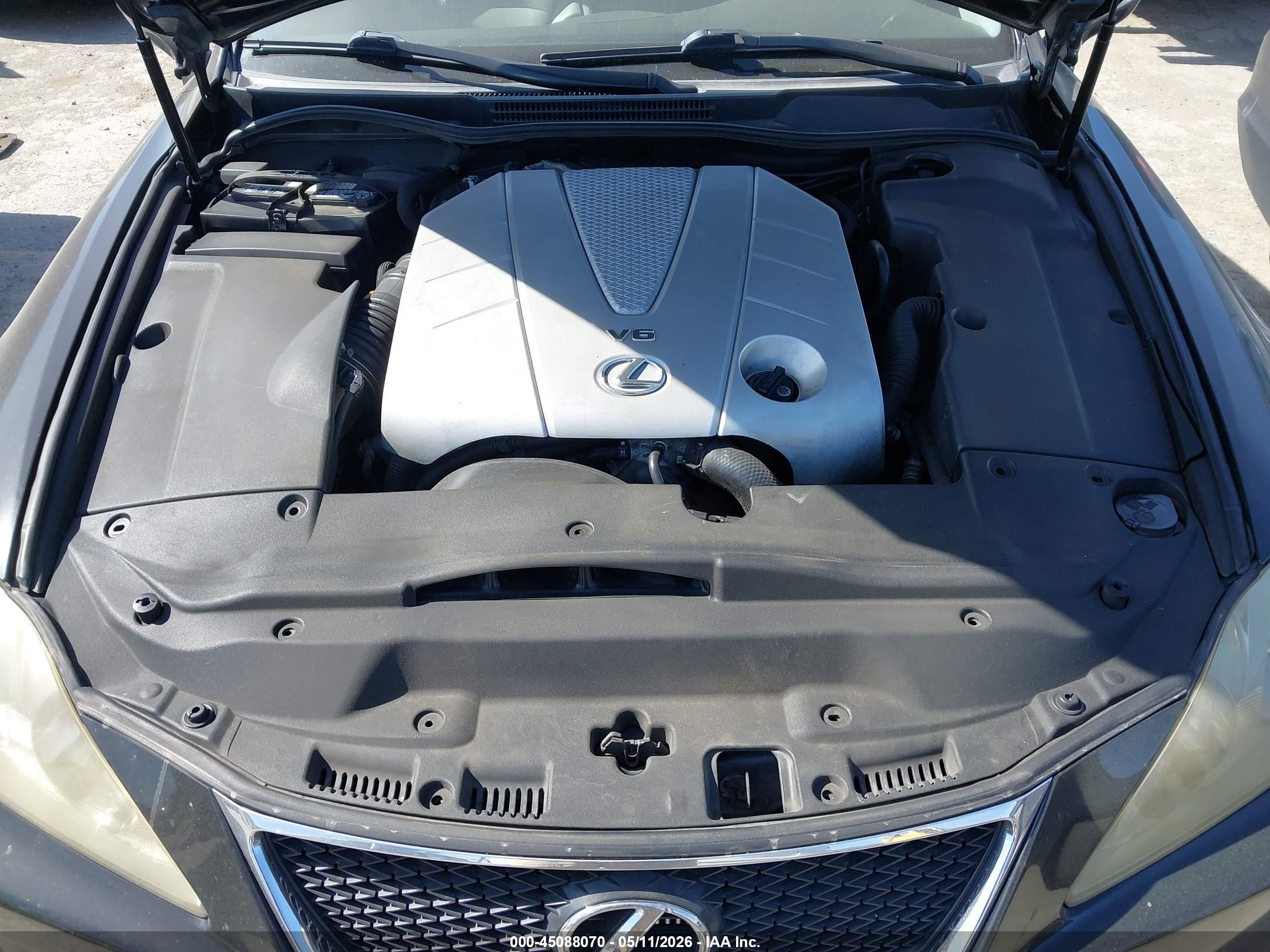 LEXUS IS image 10
