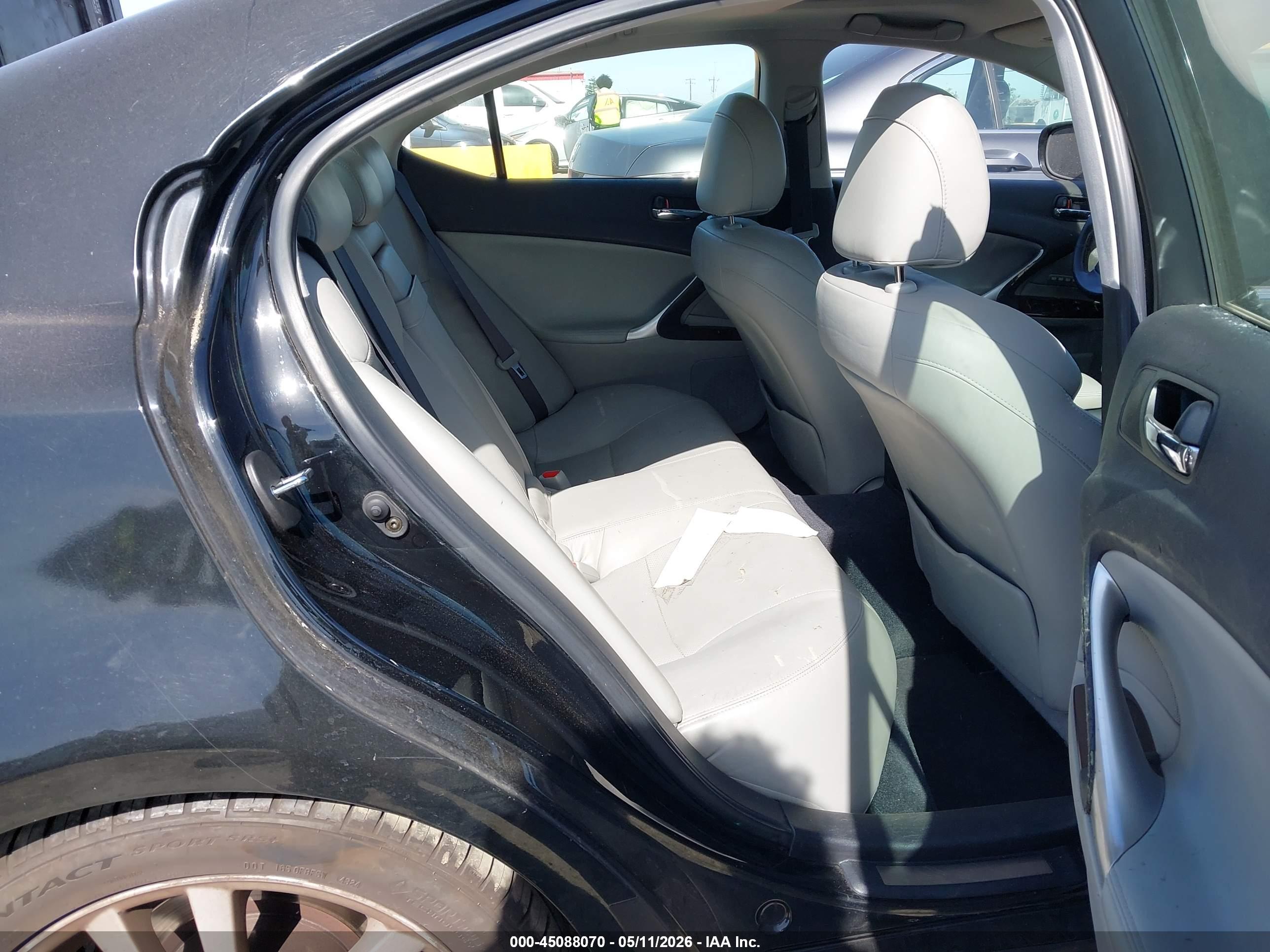 LEXUS IS image 8