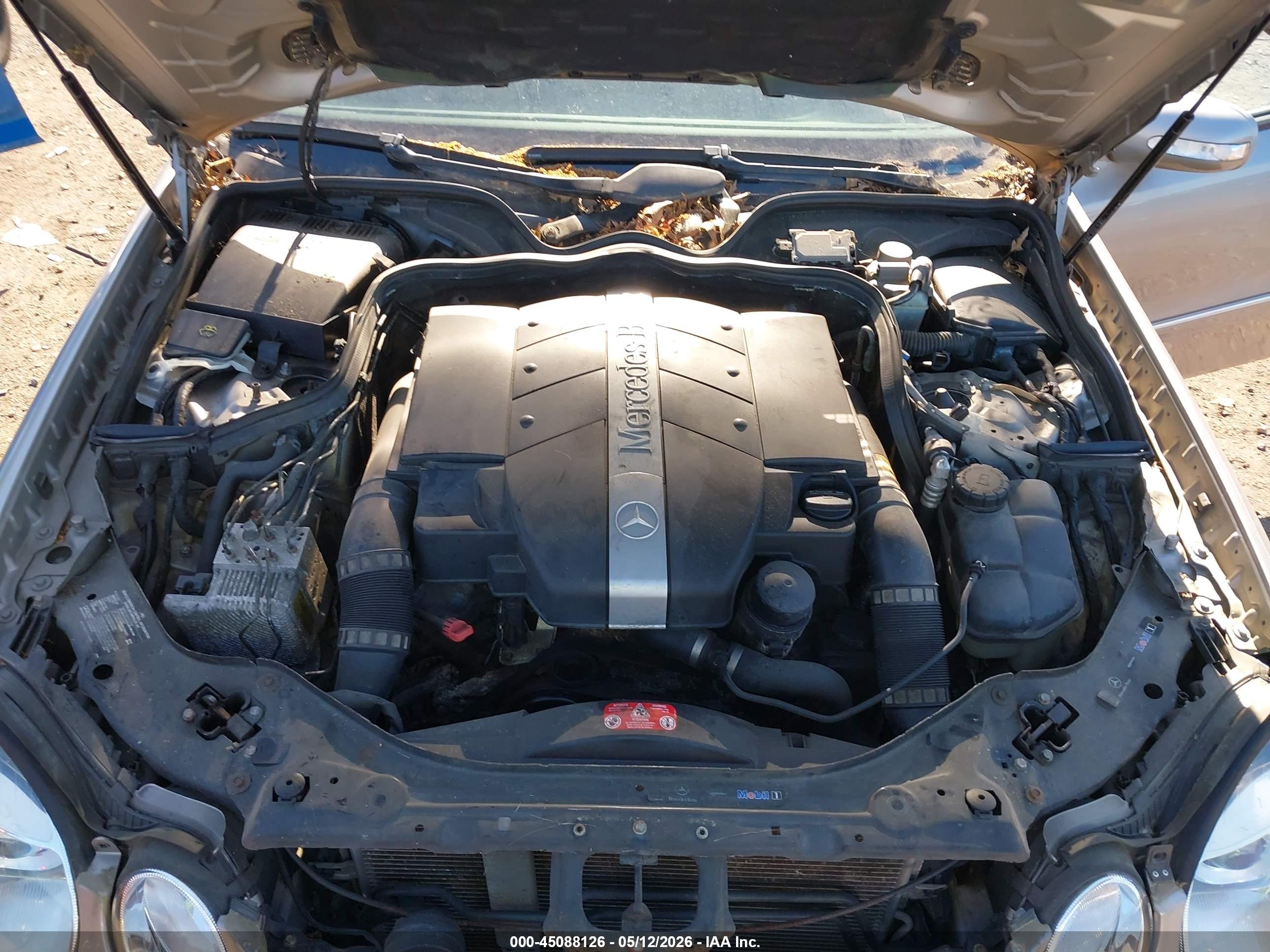 MERCEDES-BENZ E image 10