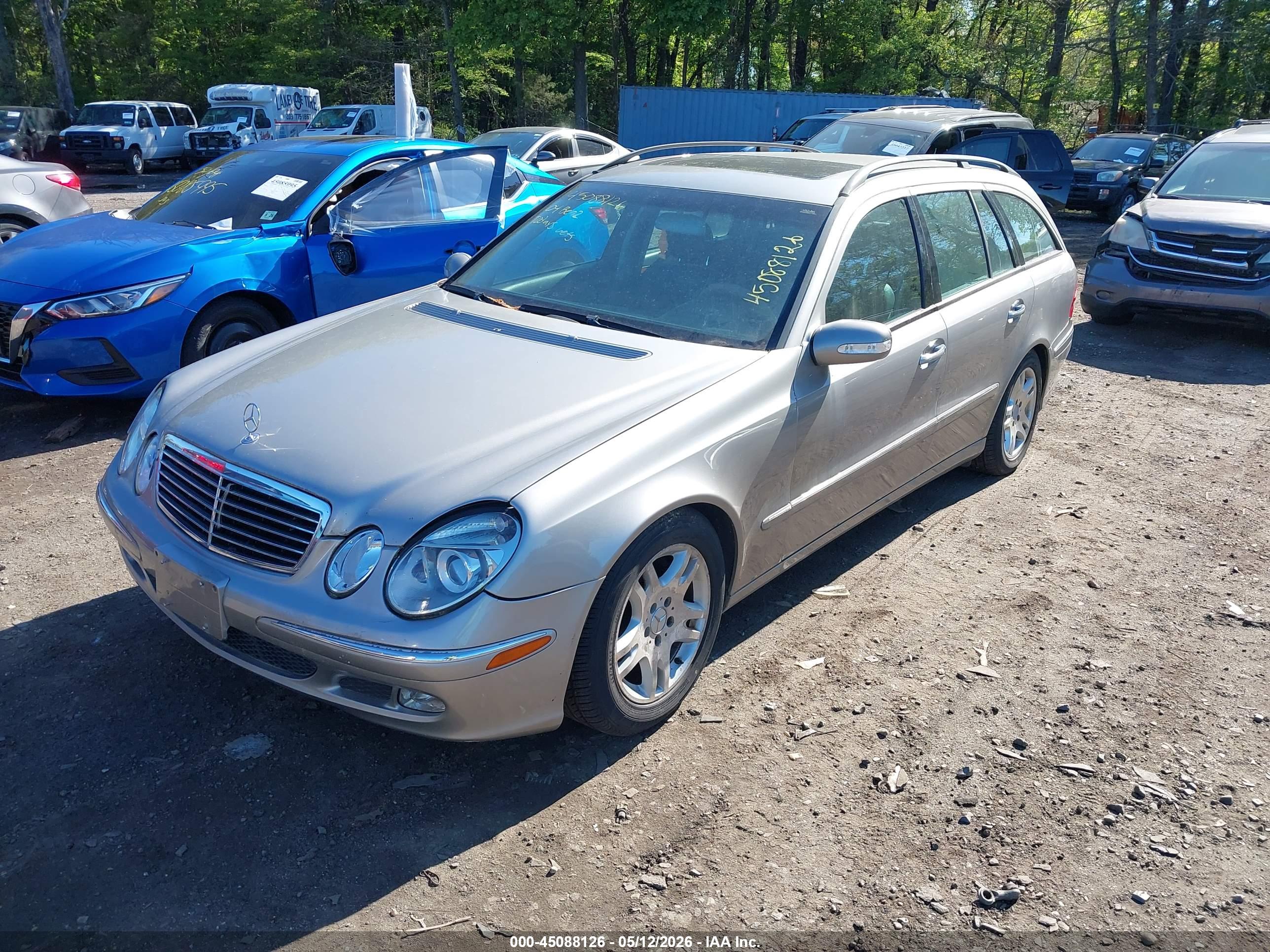 MERCEDES-BENZ E image 2