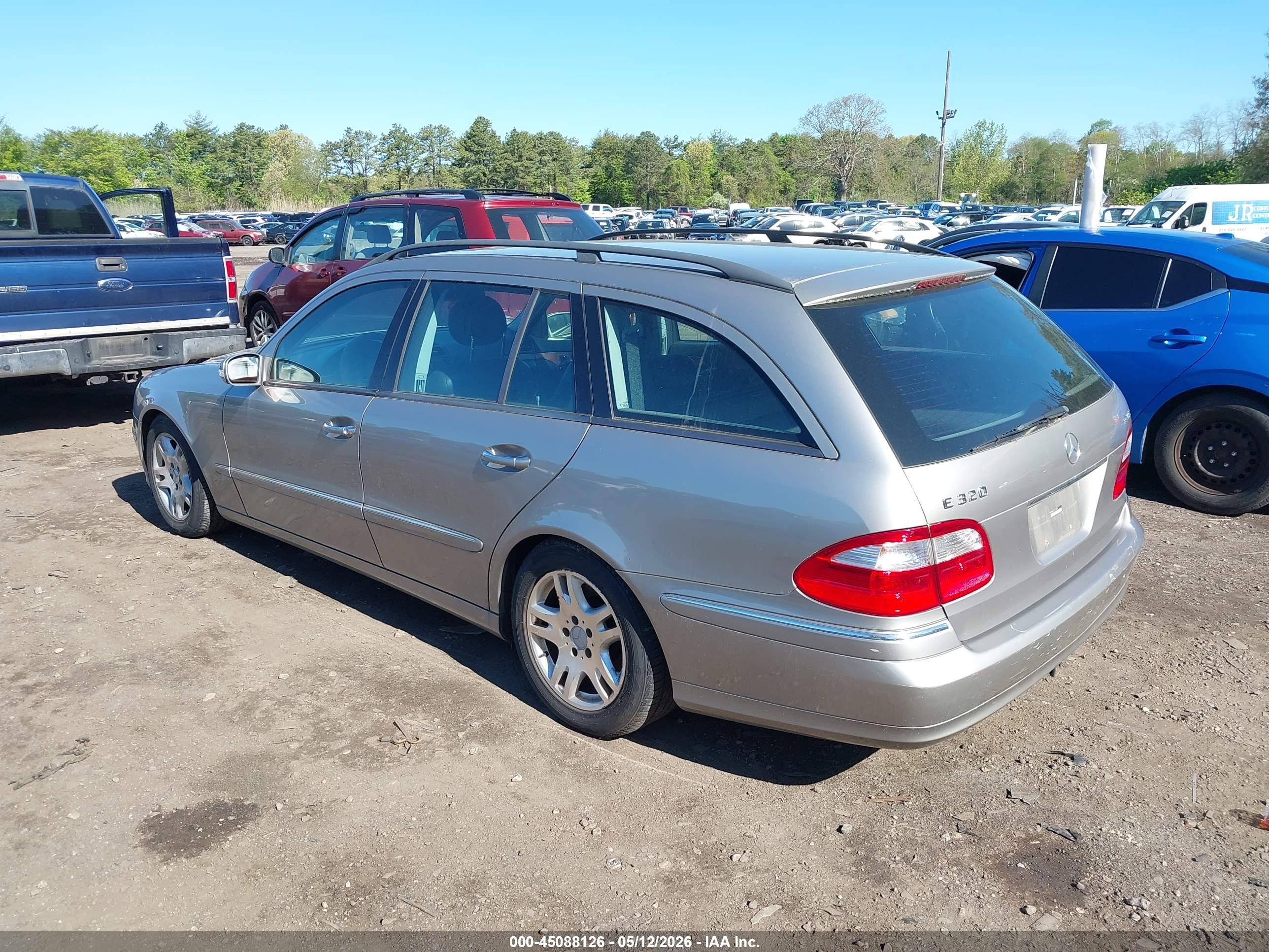MERCEDES-BENZ E image 3