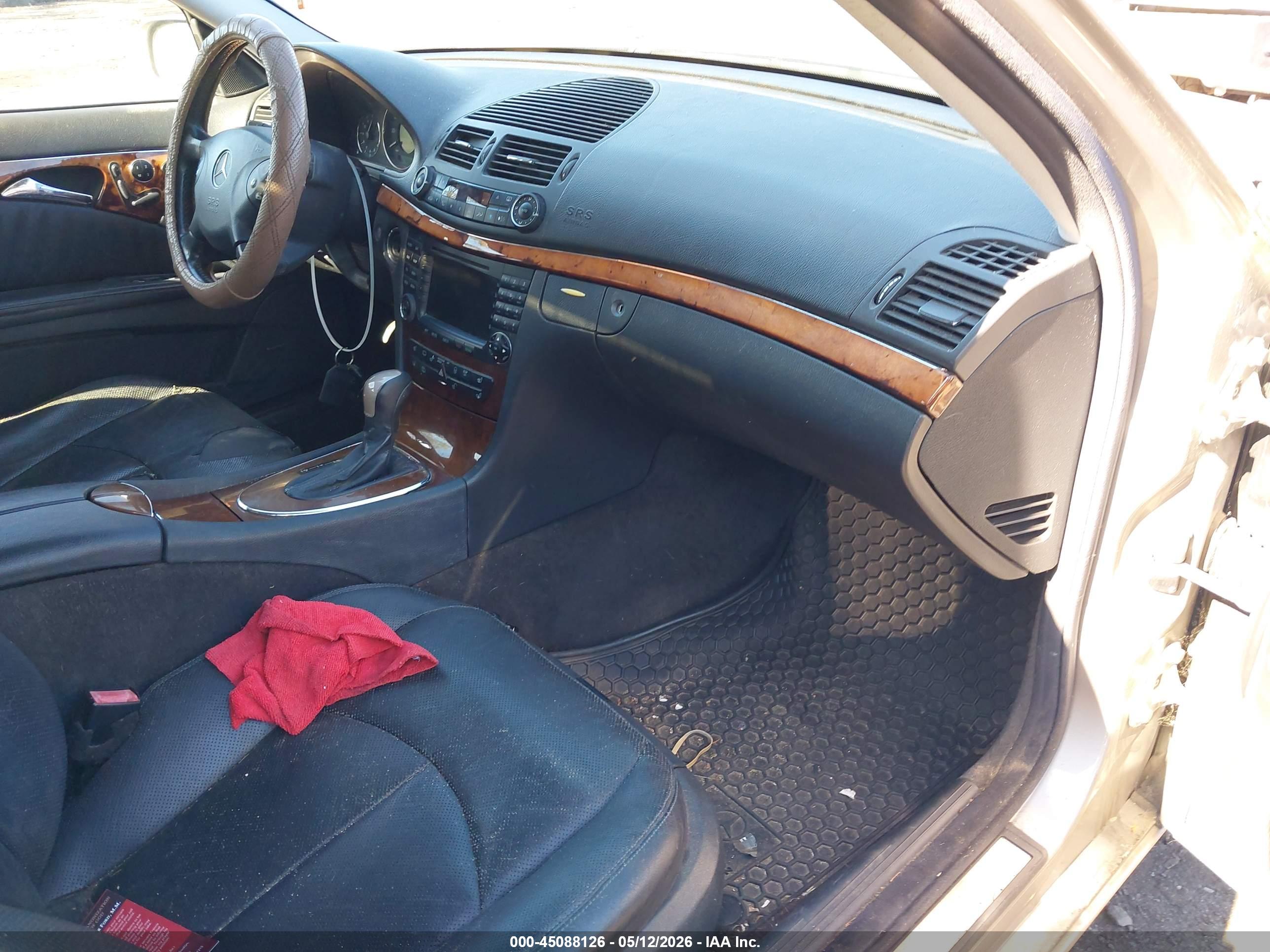 MERCEDES-BENZ E image 5