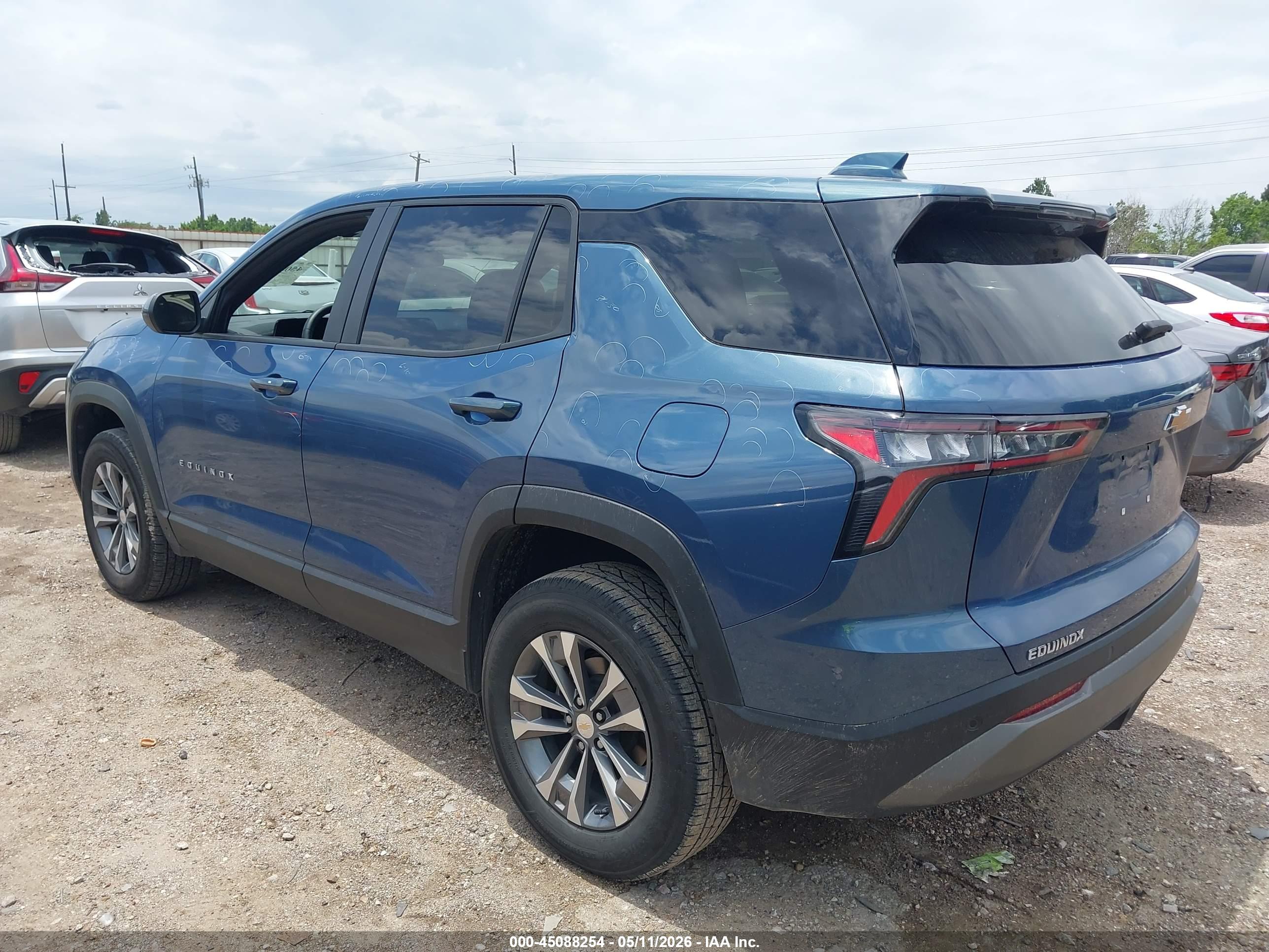 CHEVROLET EQUINOX image 3