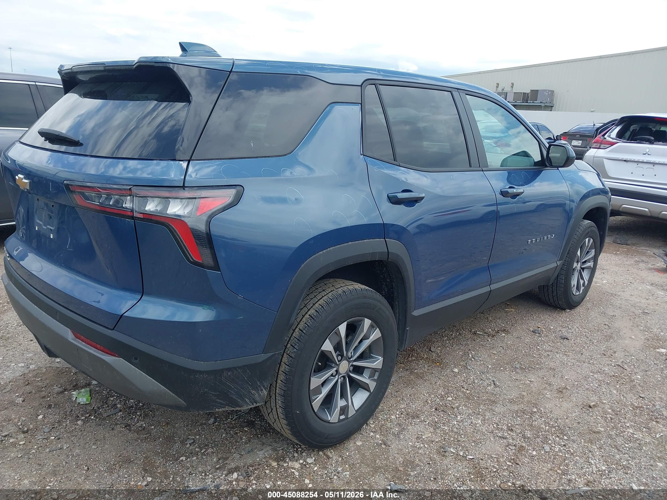 CHEVROLET EQUINOX image 4