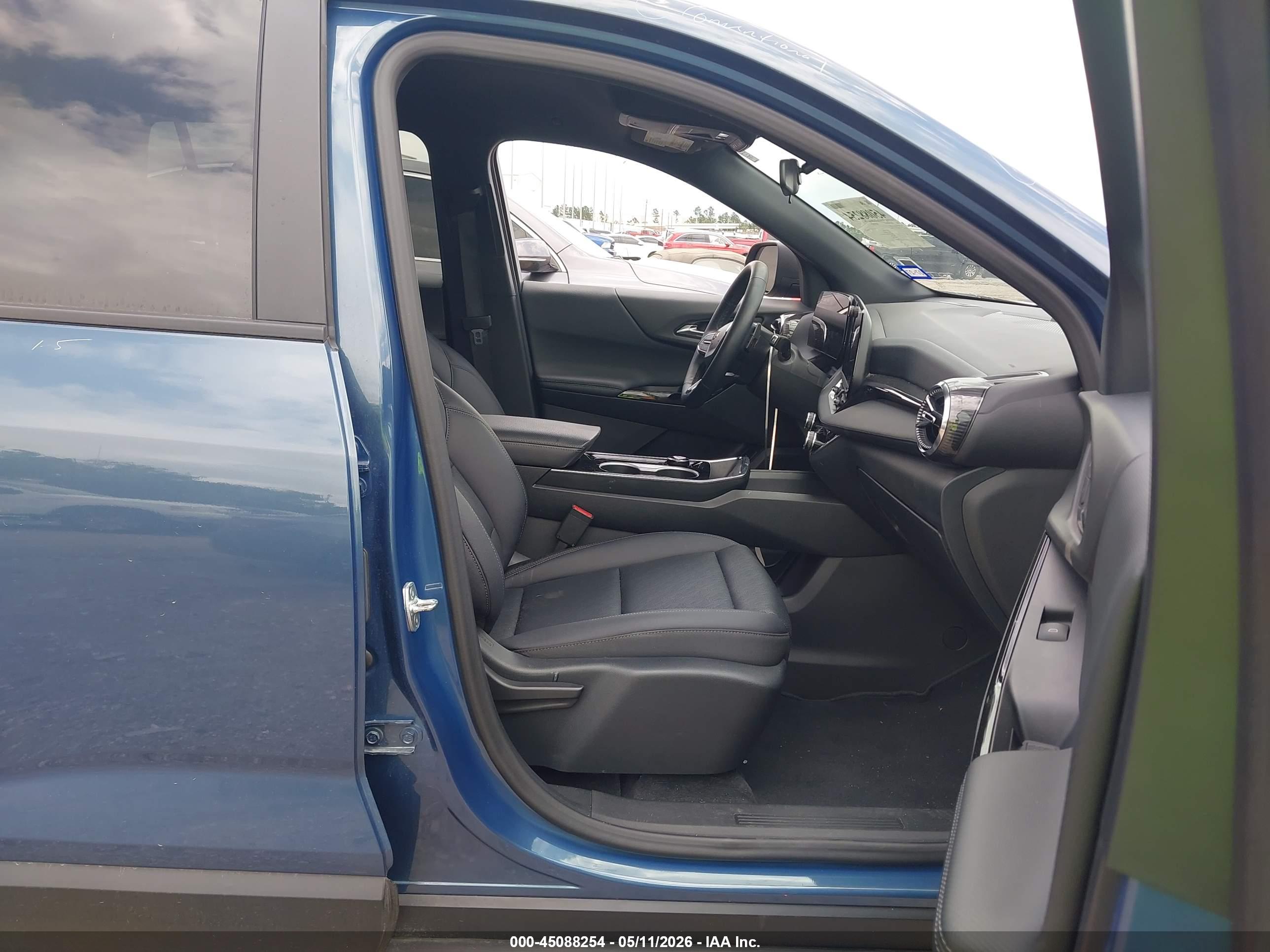 CHEVROLET EQUINOX image 5