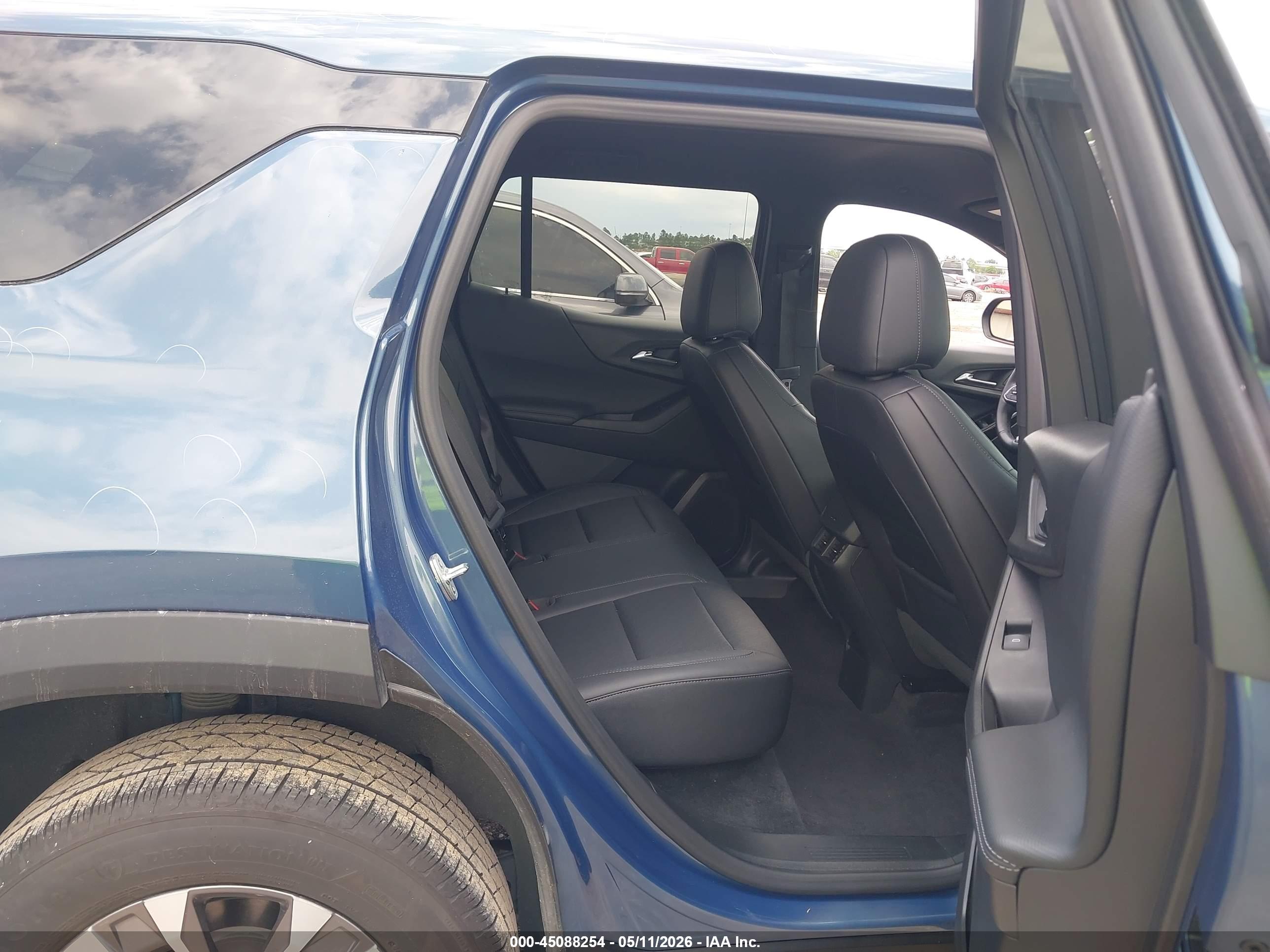CHEVROLET EQUINOX image 8