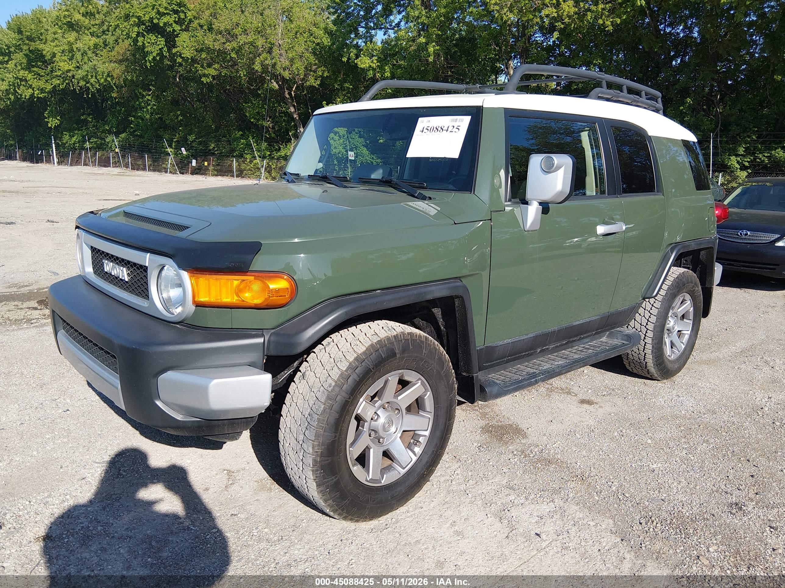 TOYOTA FJ image 2