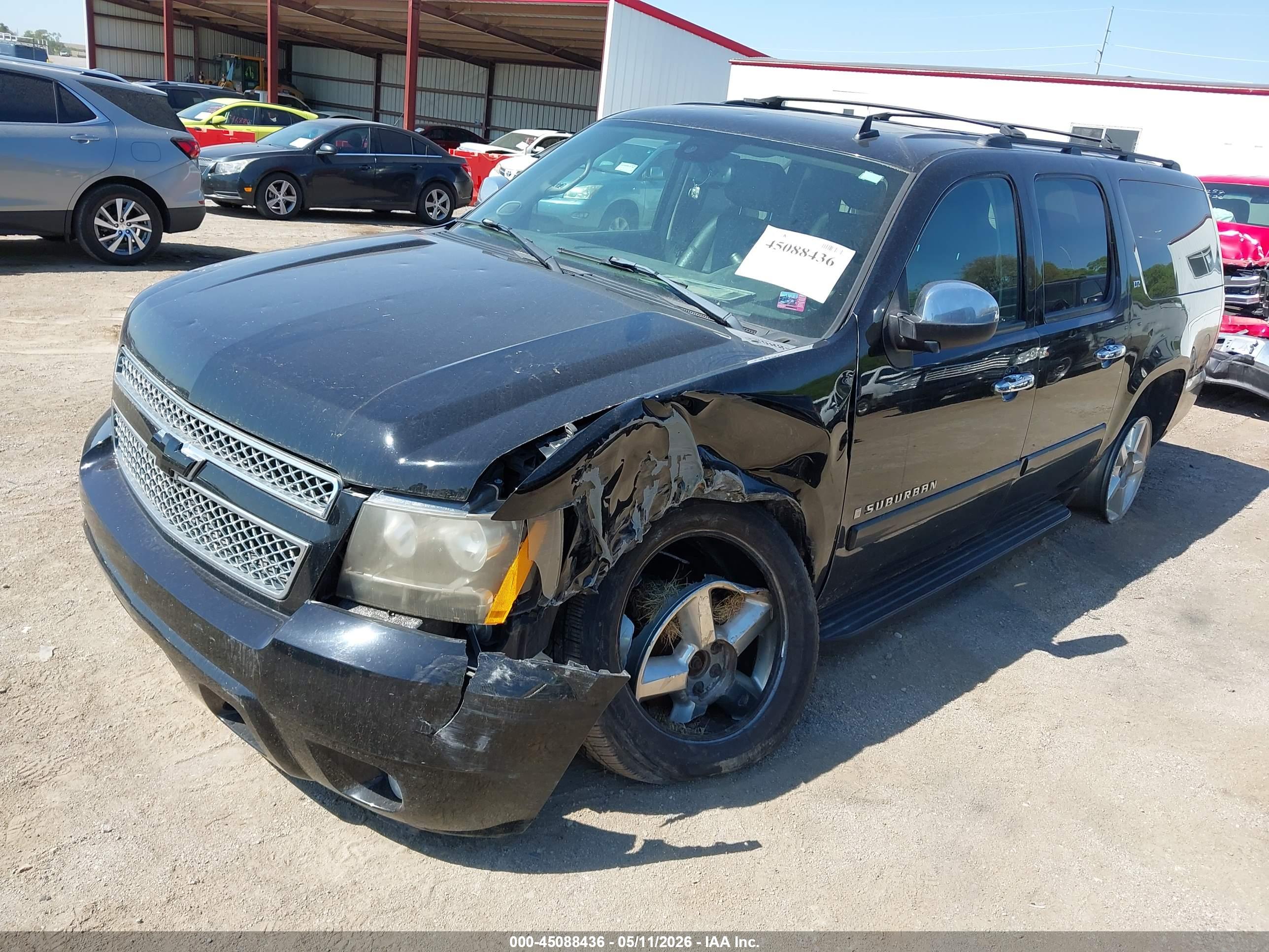 CHEVROLET SUBURBAN image 2