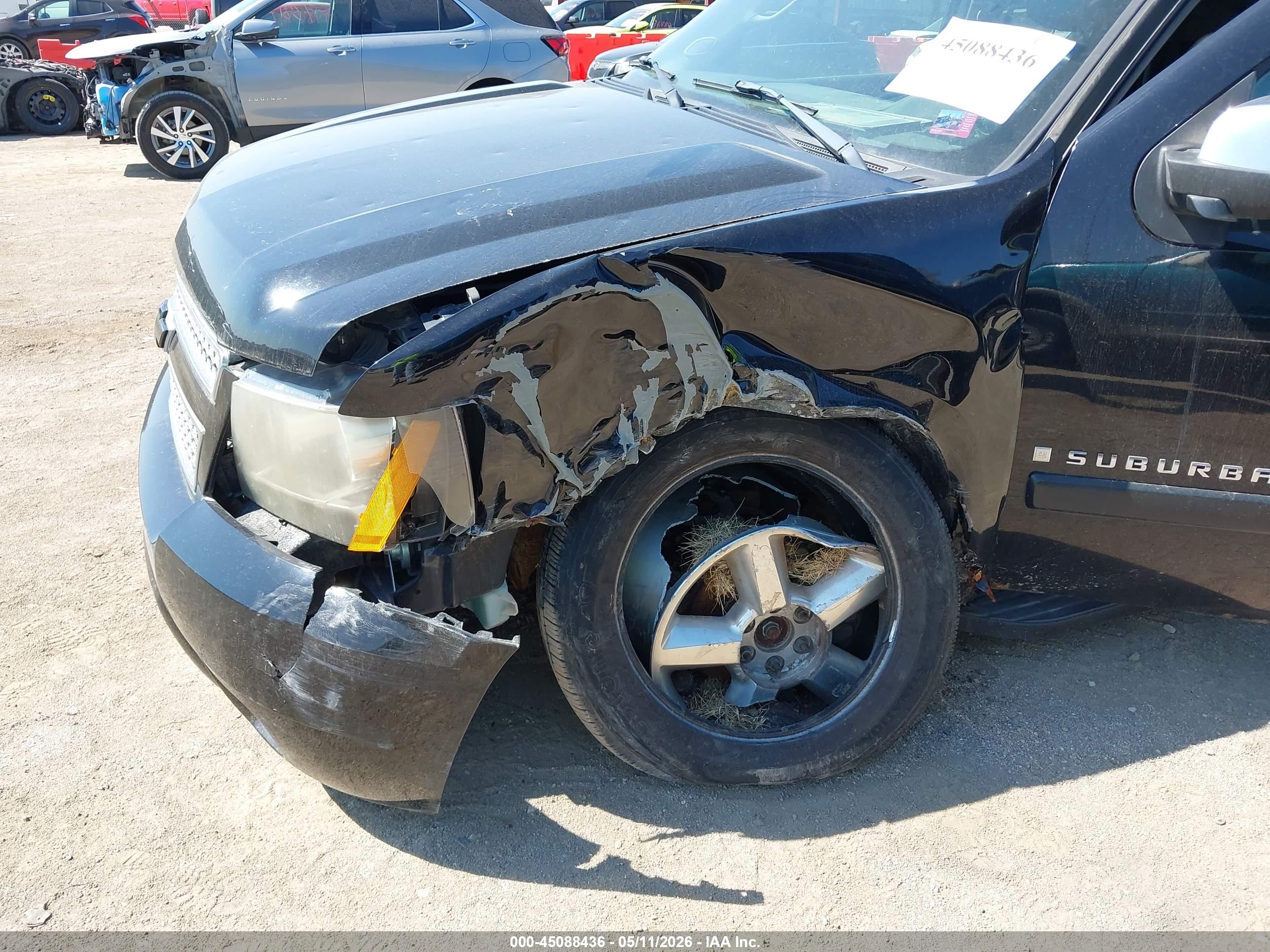 CHEVROLET SUBURBAN image 6