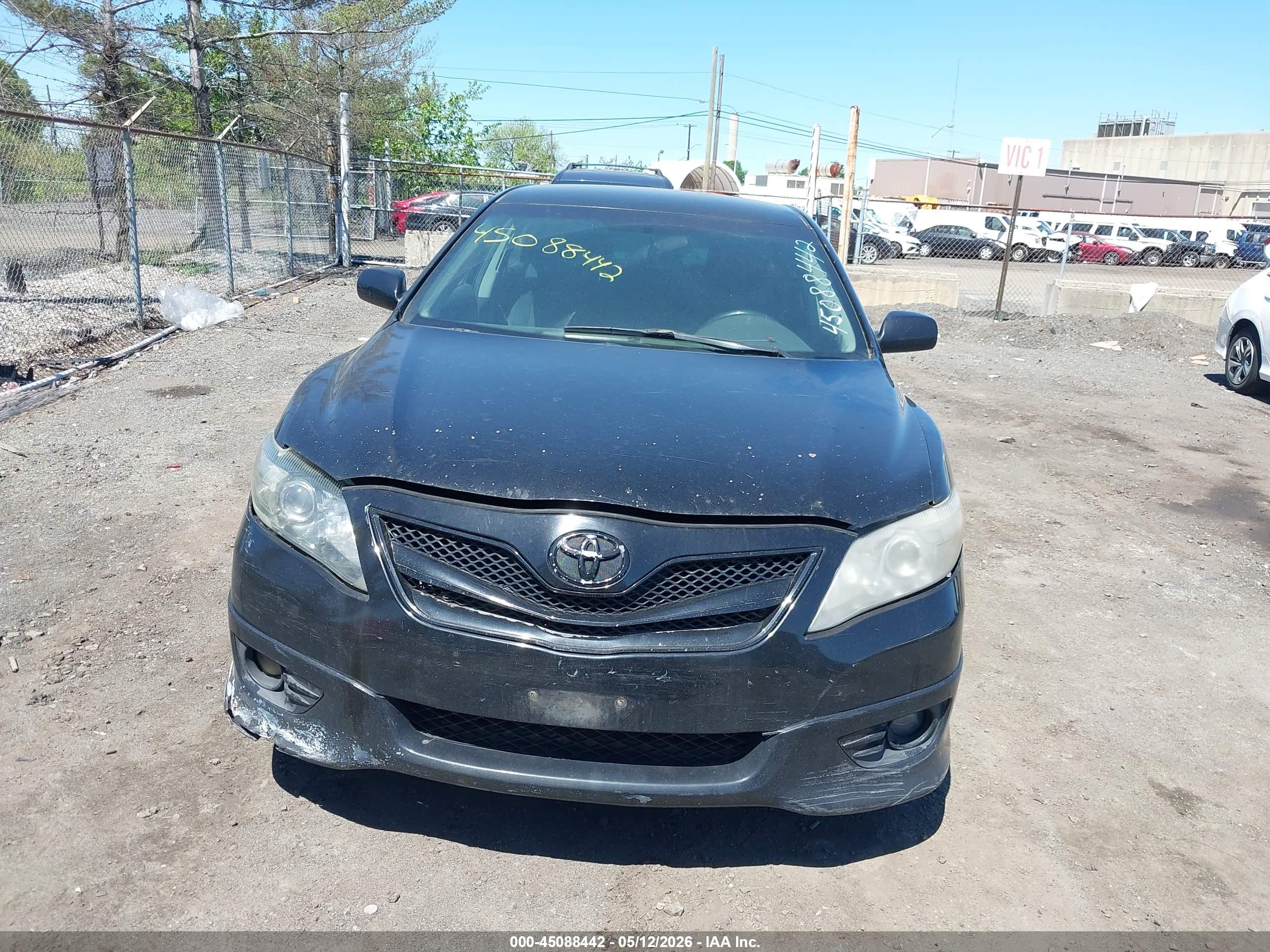 TOYOTA CAMRY image 6