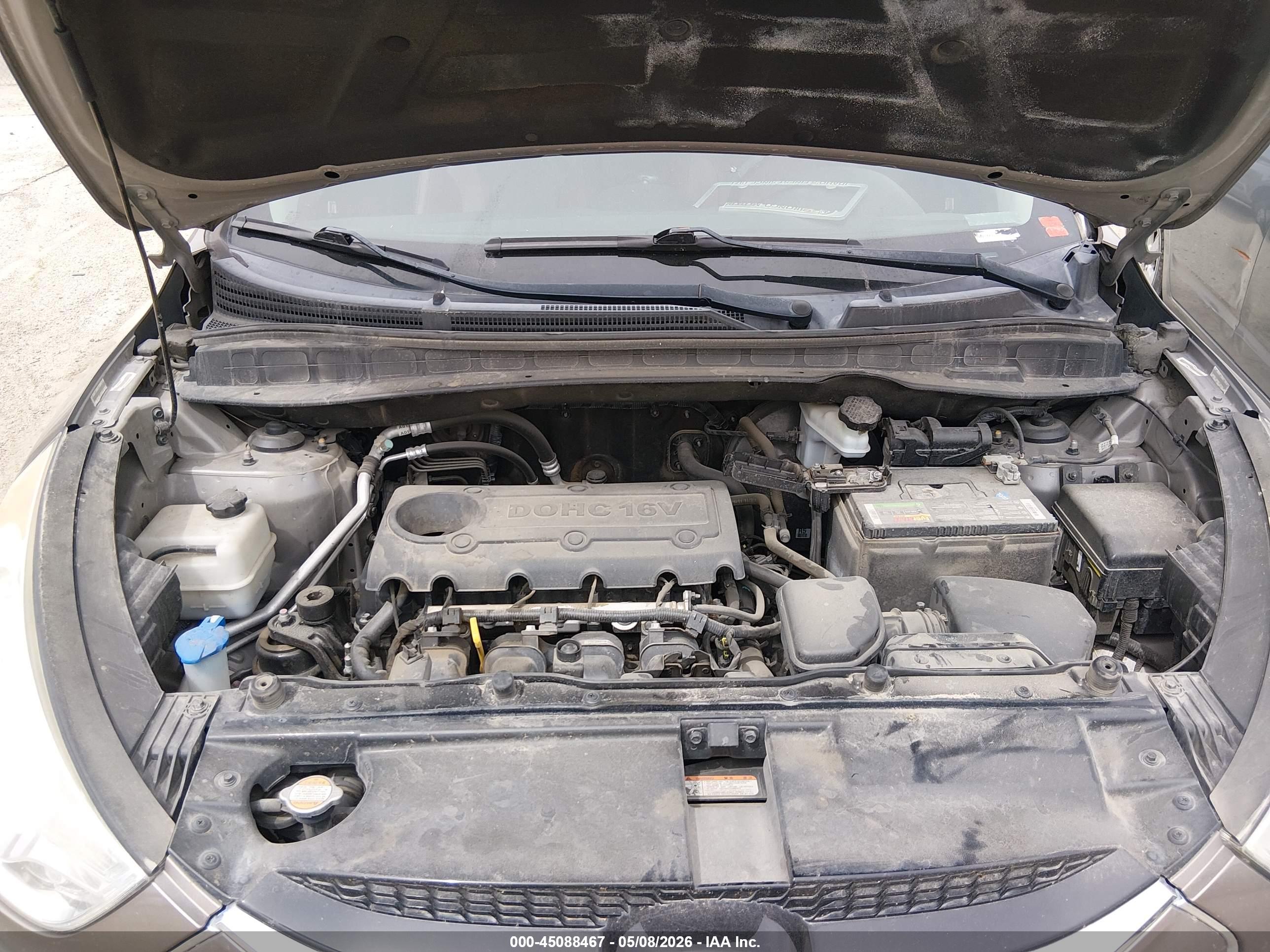 HYUNDAI TUCSON image 10