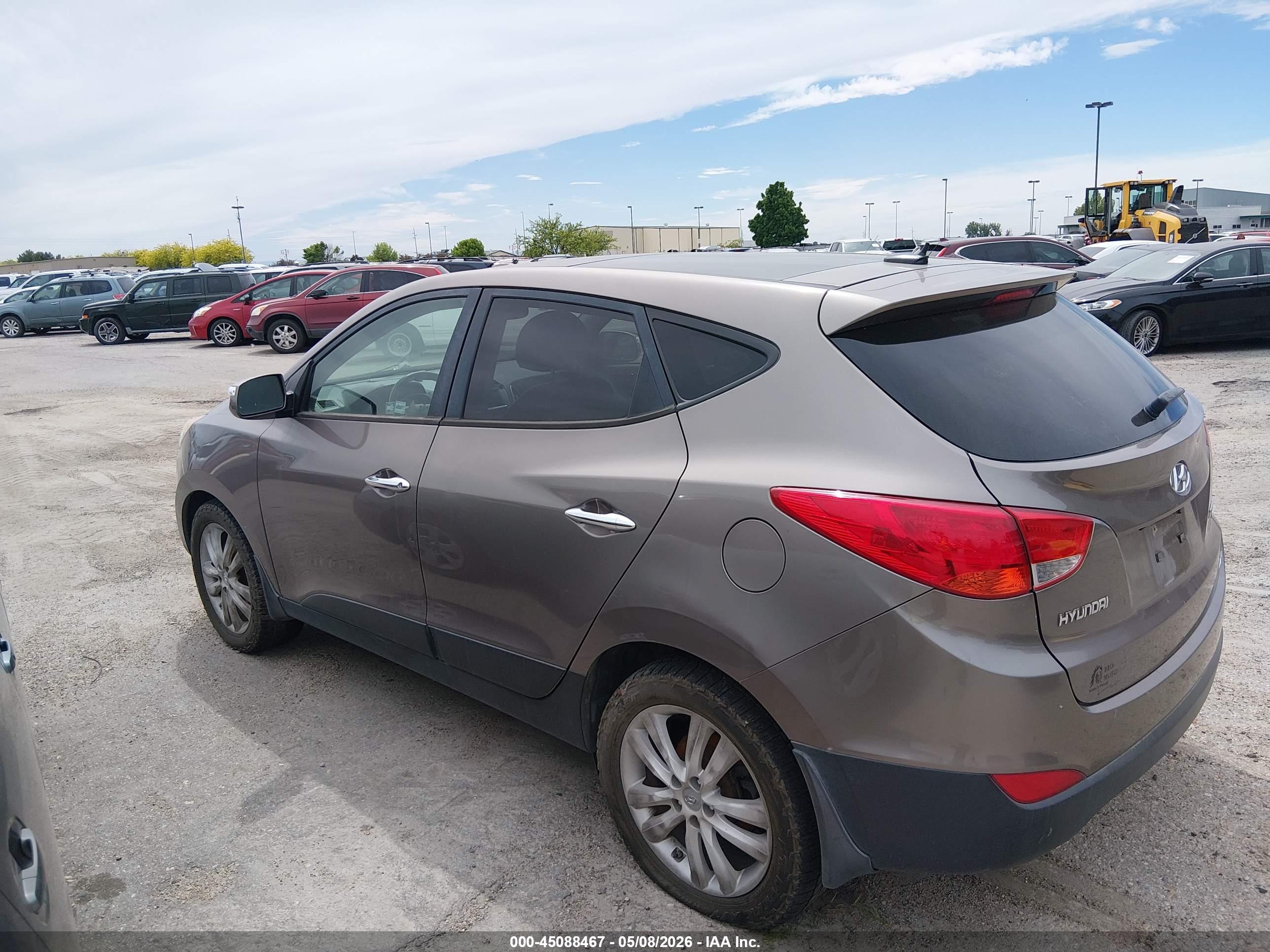 HYUNDAI TUCSON image 3