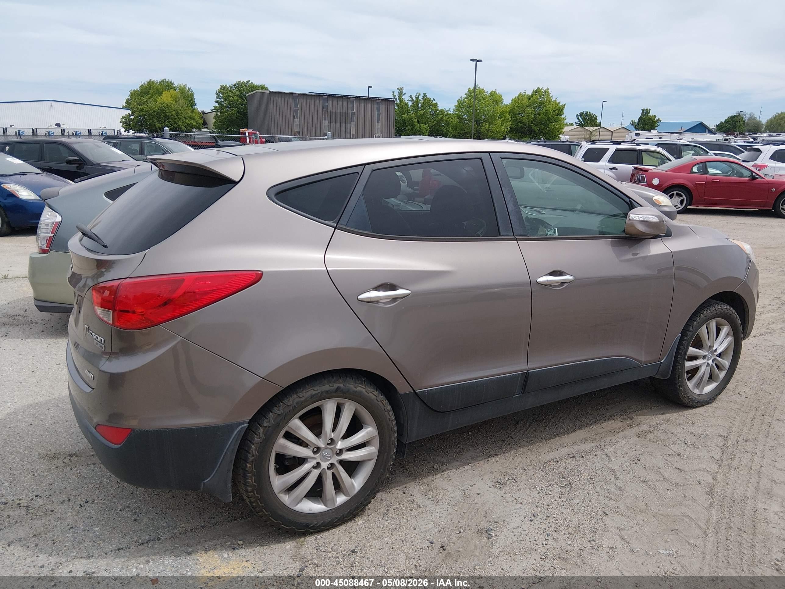 HYUNDAI TUCSON image 4