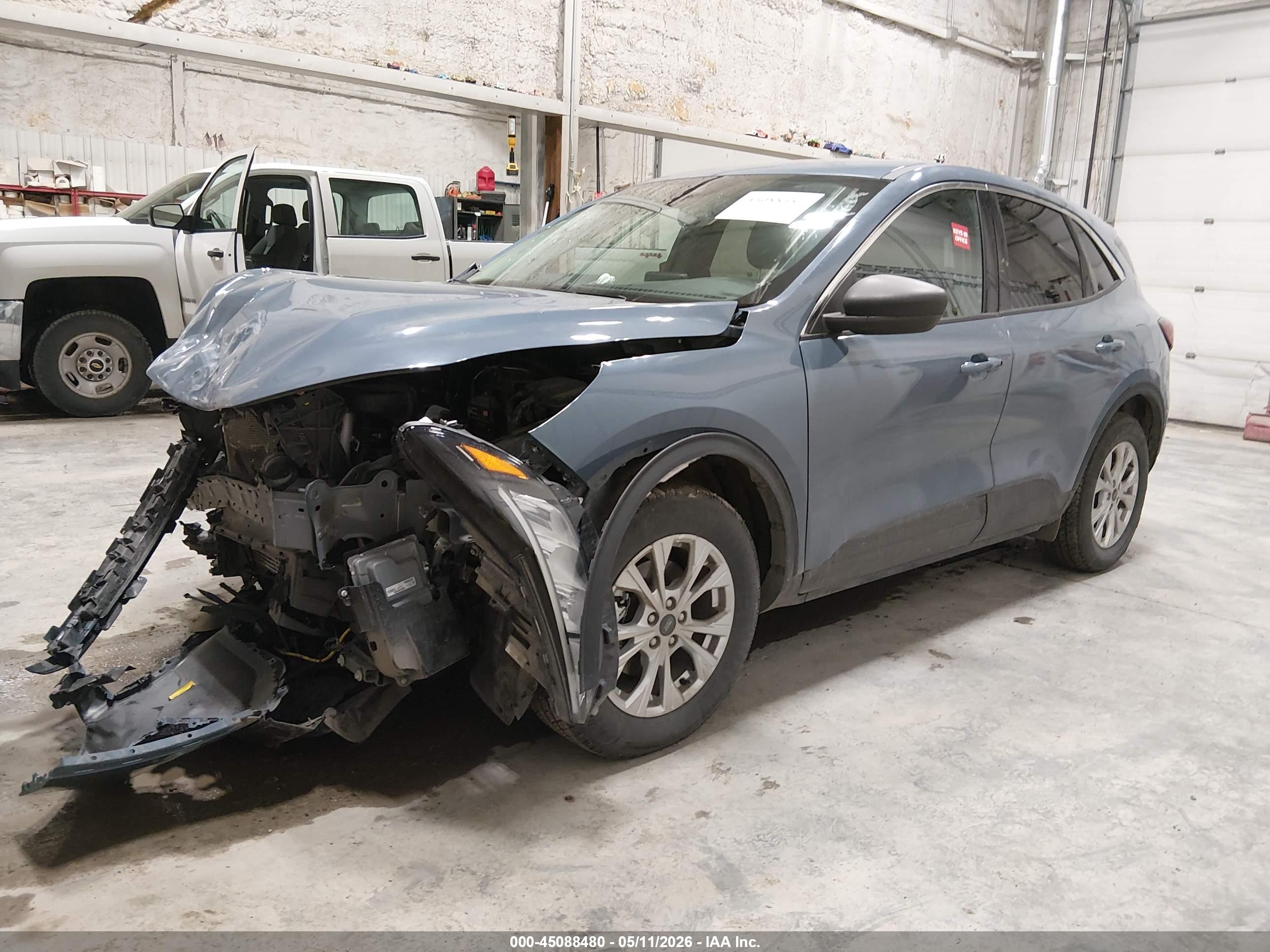 FORD ESCAPE image 2