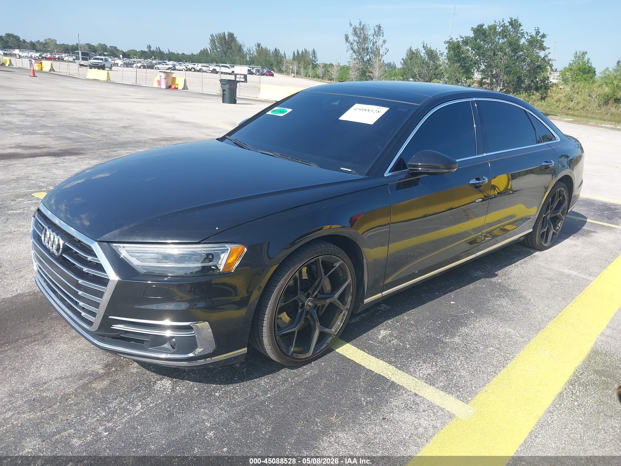 AUDI A8 image 2