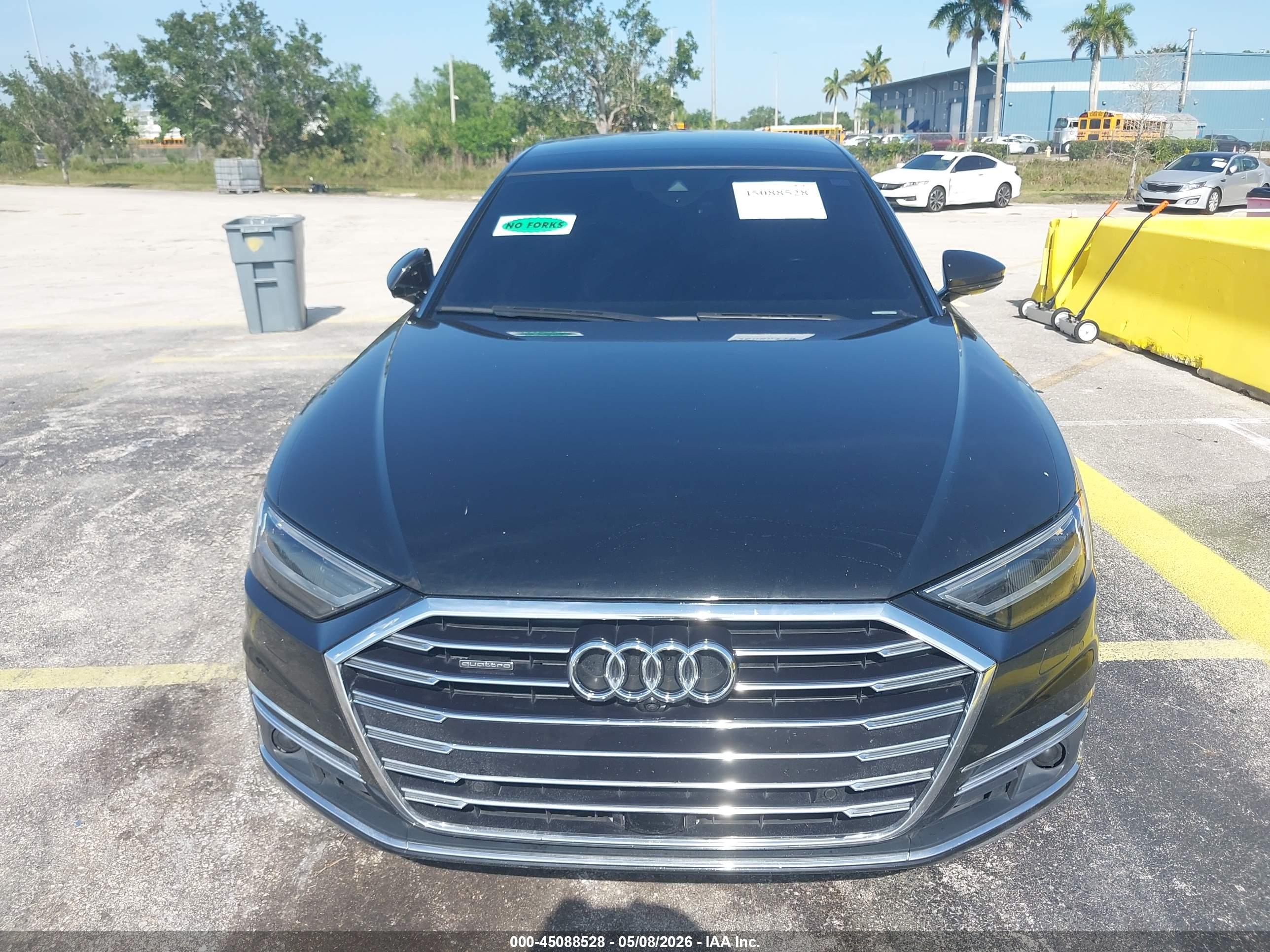 AUDI A8 image 6
