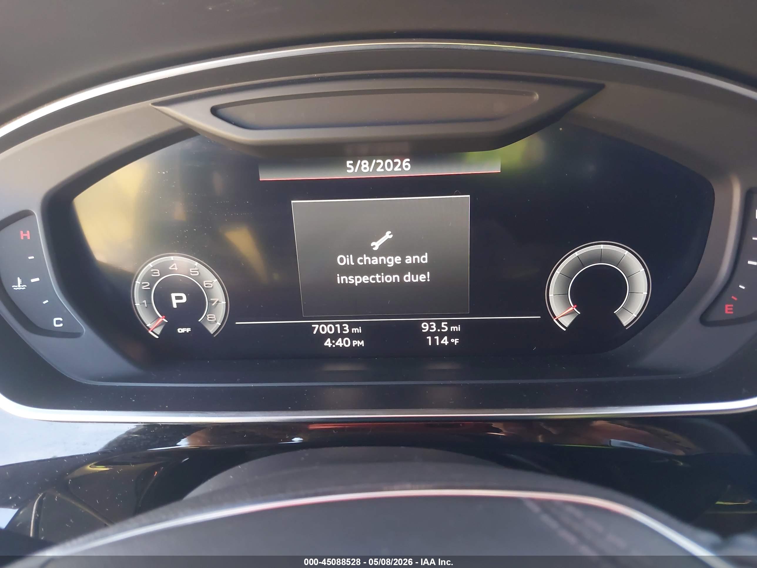 AUDI A8 image 7
