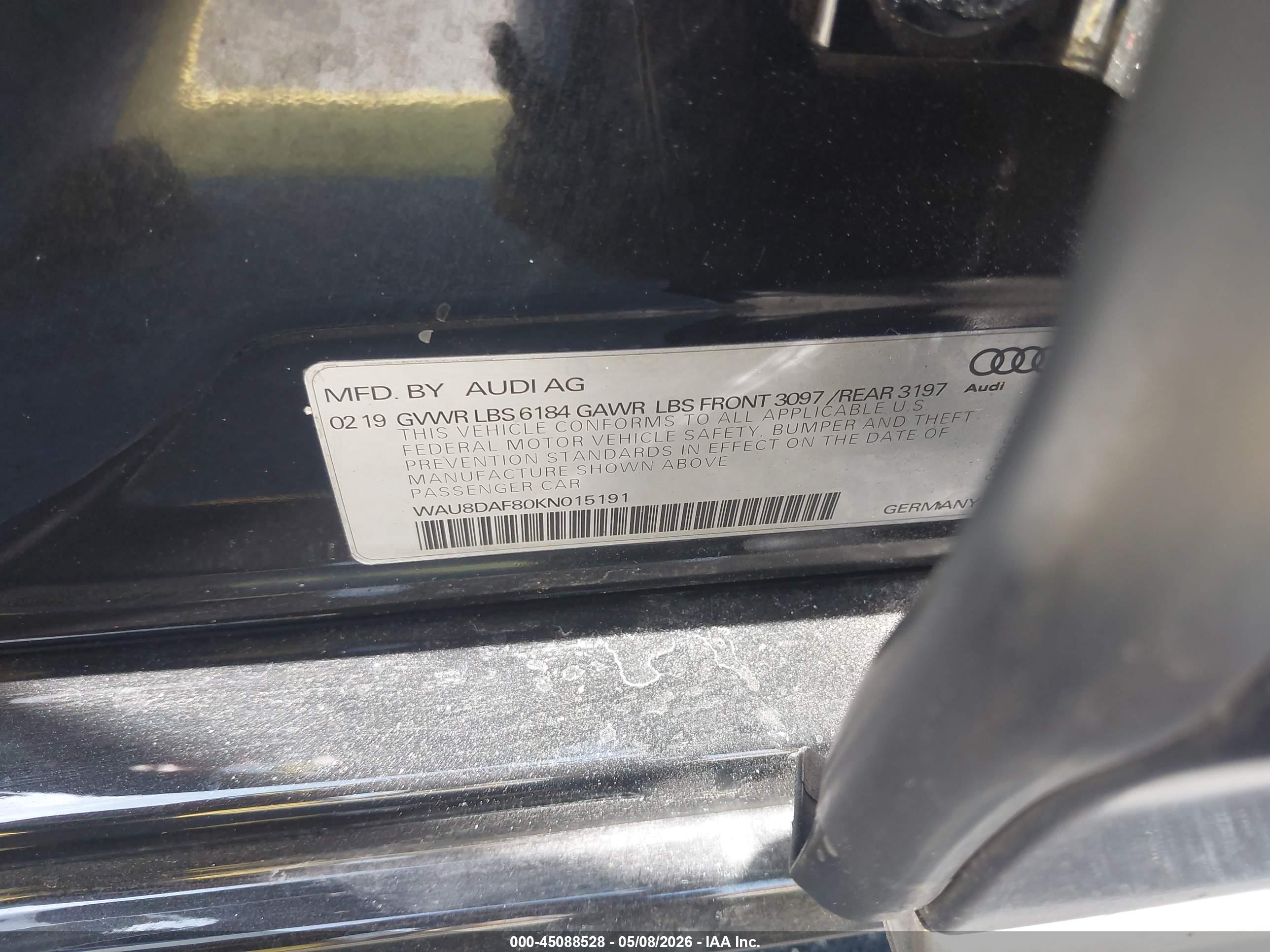 AUDI A8 image 9