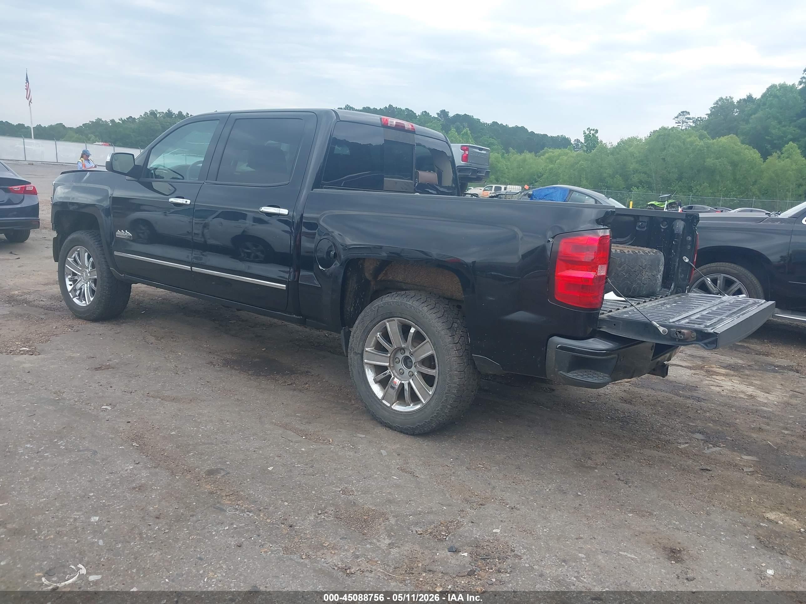CHEVROLET SILVERADO image 3