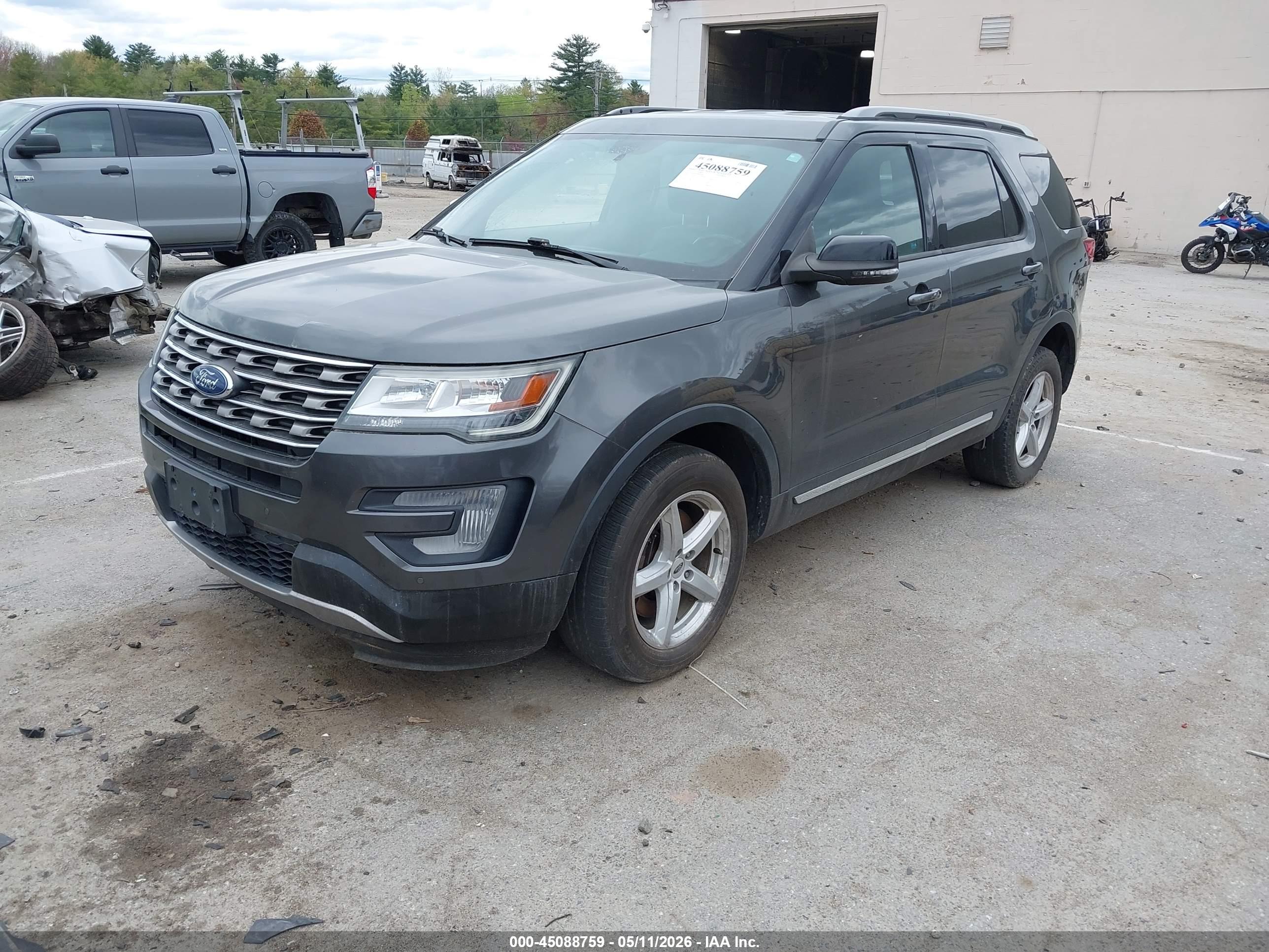 FORD EXPLORER image 2