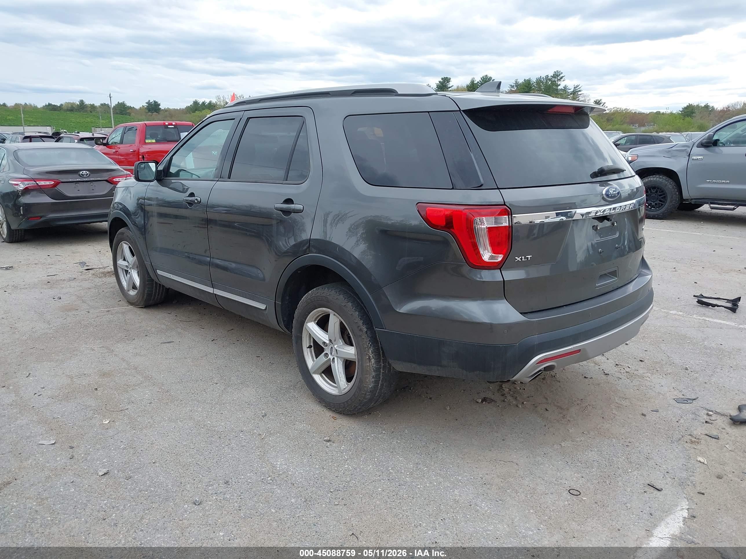 FORD EXPLORER image 3