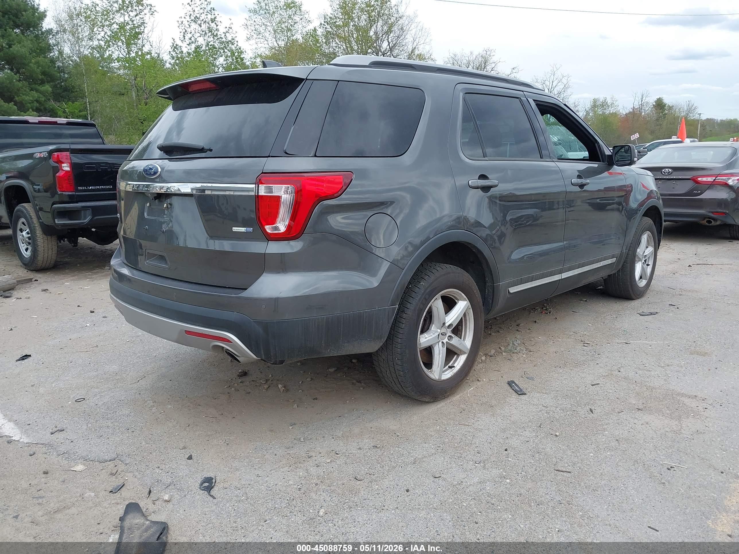 FORD EXPLORER image 4