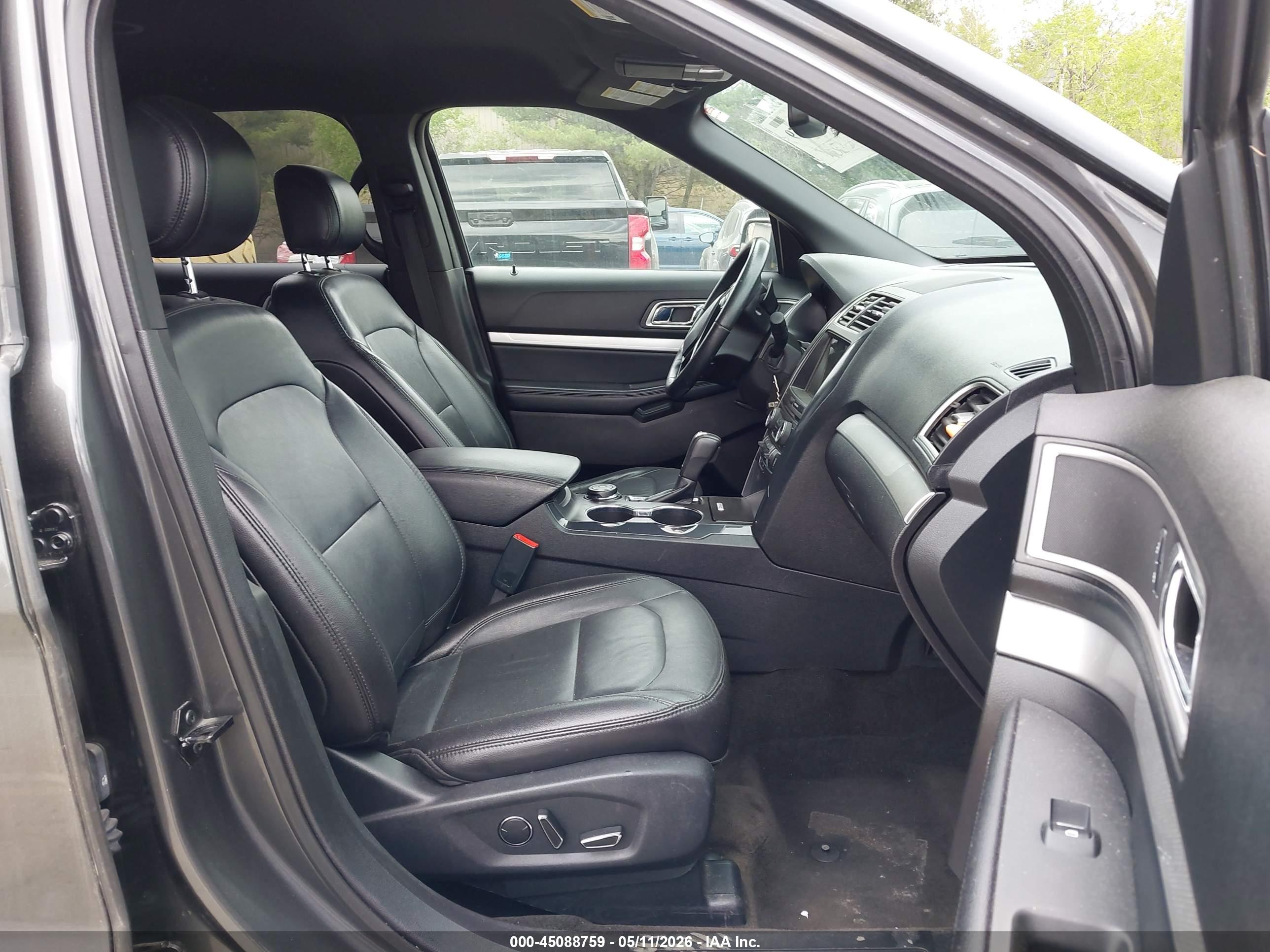 FORD EXPLORER image 5