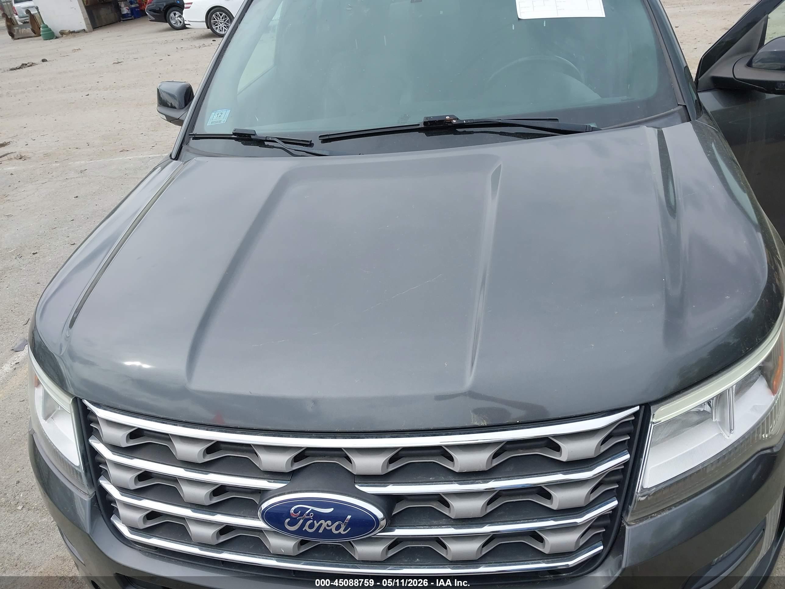 FORD EXPLORER image 6