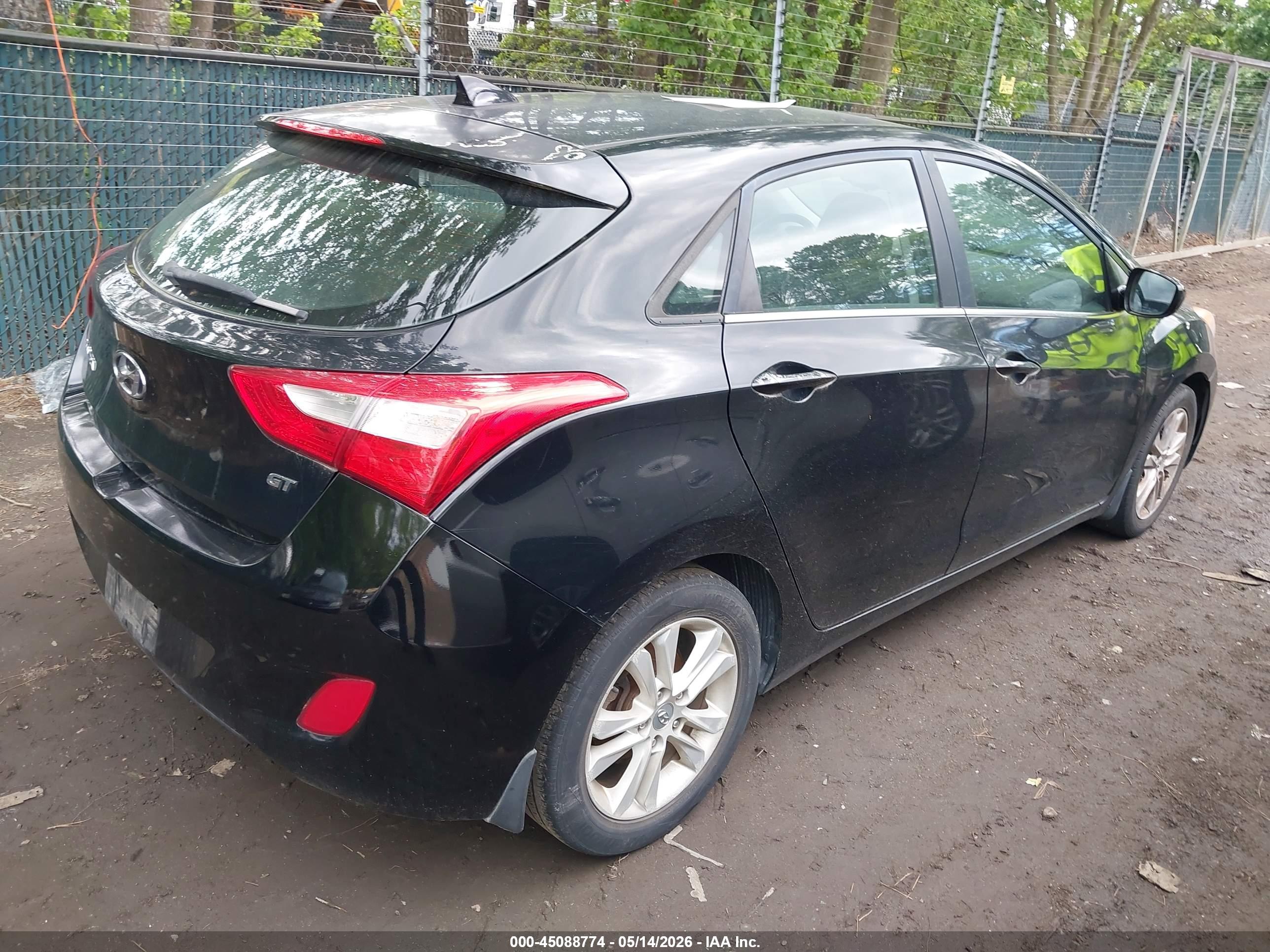 HYUNDAI ELANTRA image 4