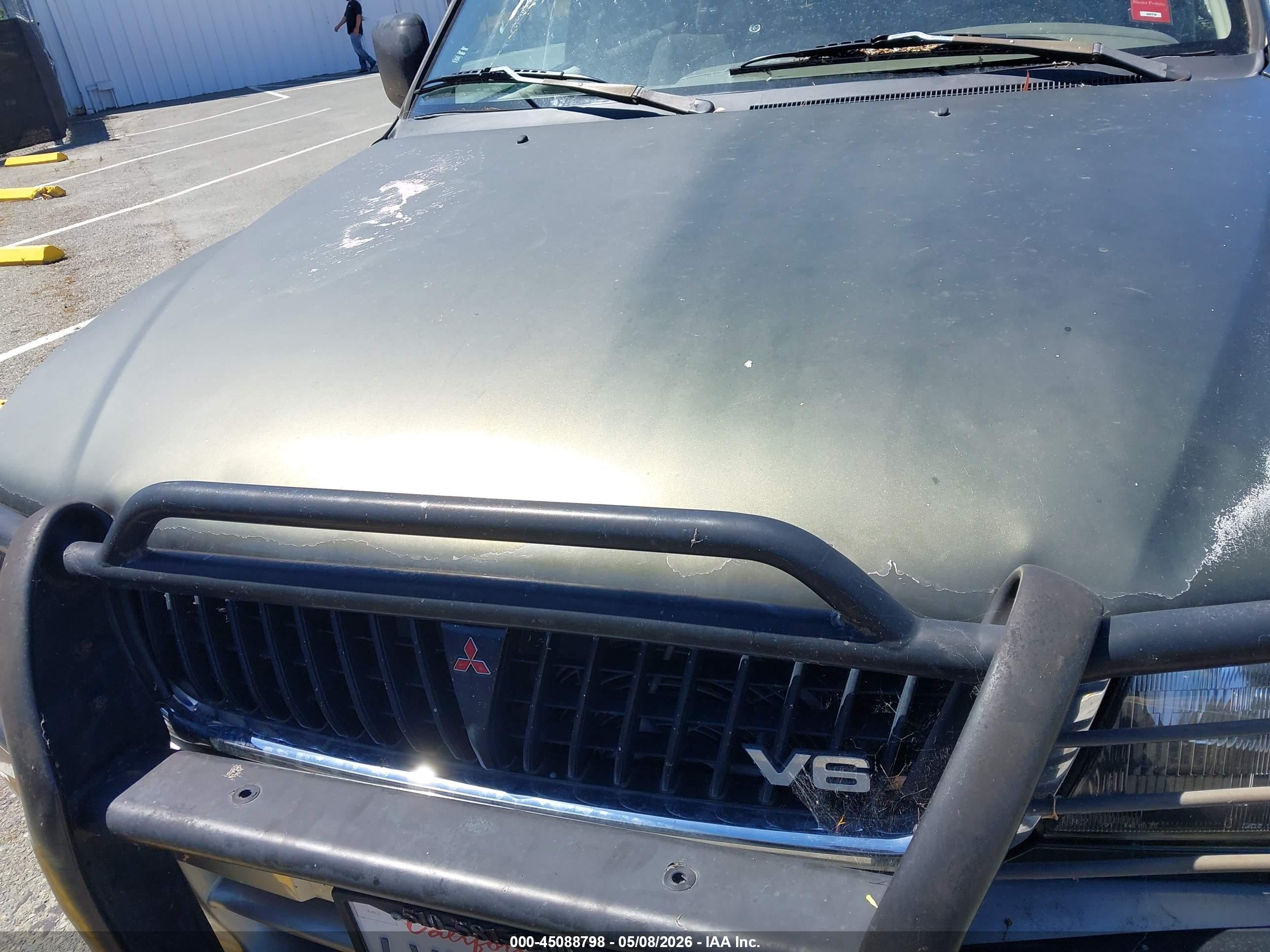 MITSUBISHI MONTERO image 6