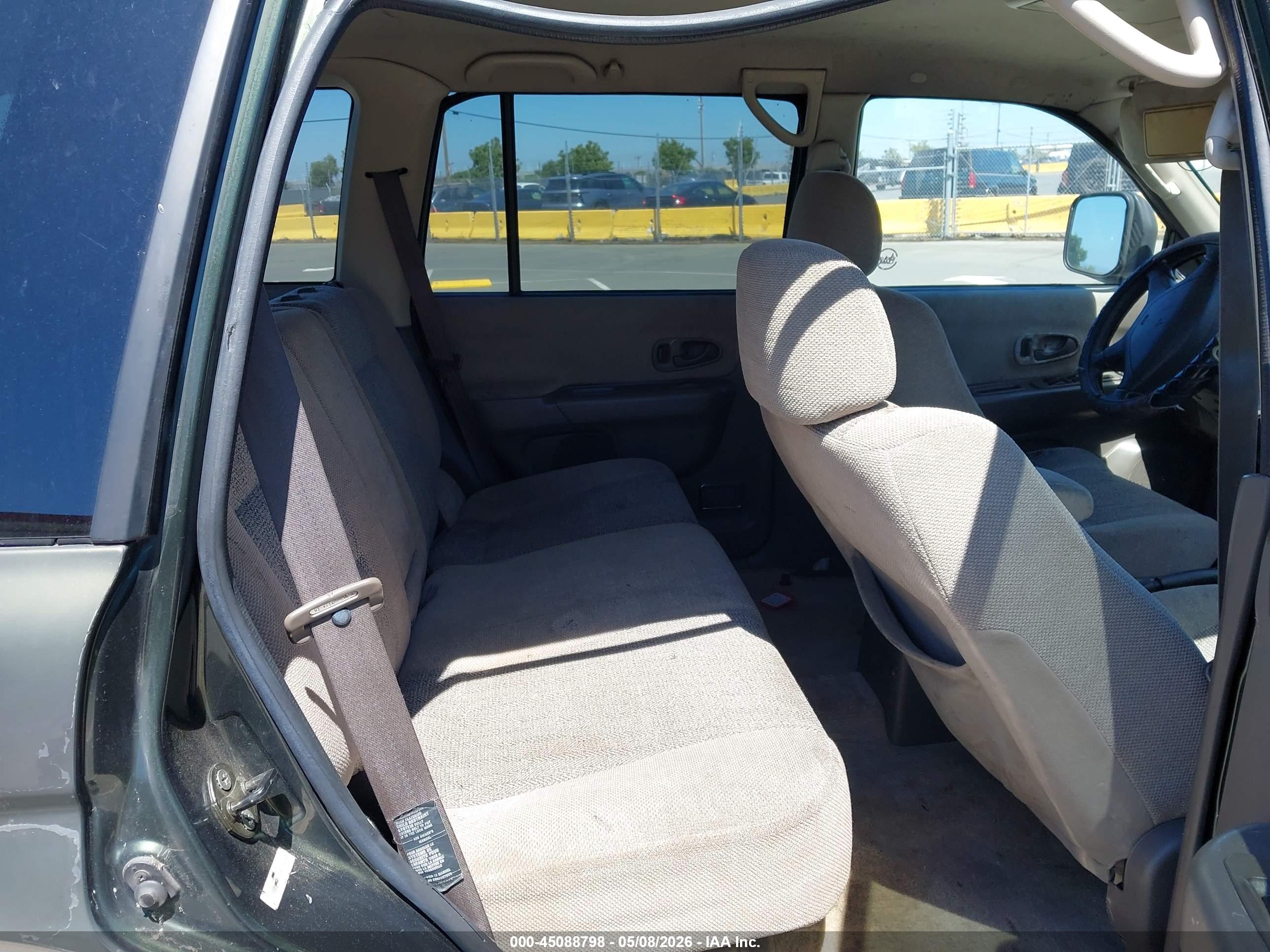 MITSUBISHI MONTERO image 8