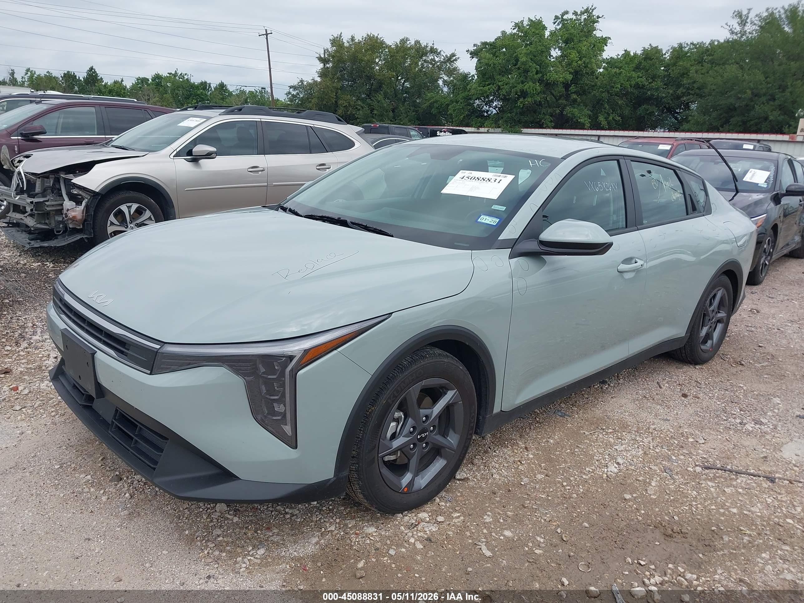 KIA K4 image 2