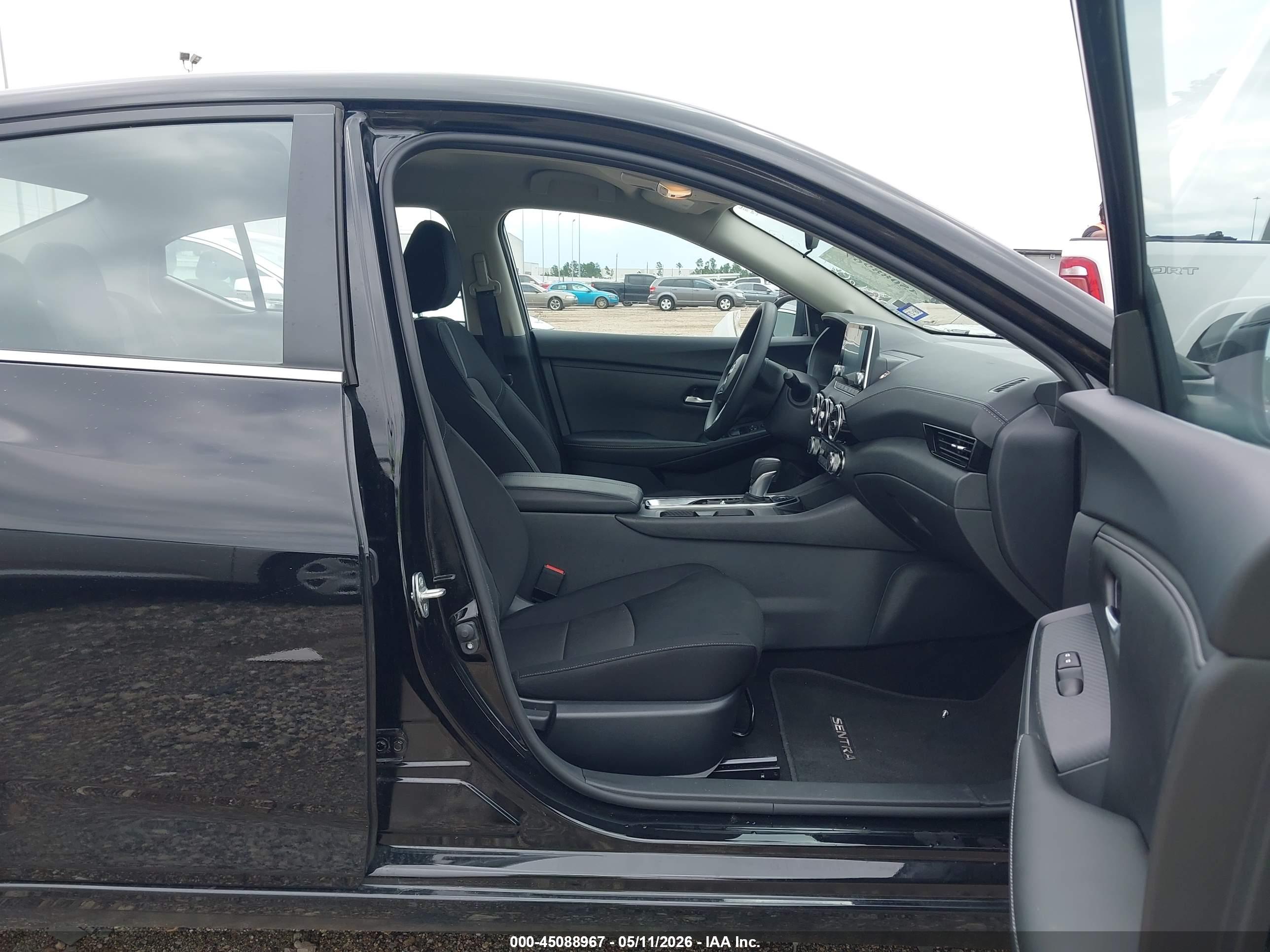 NISSAN SENTRA image 5
