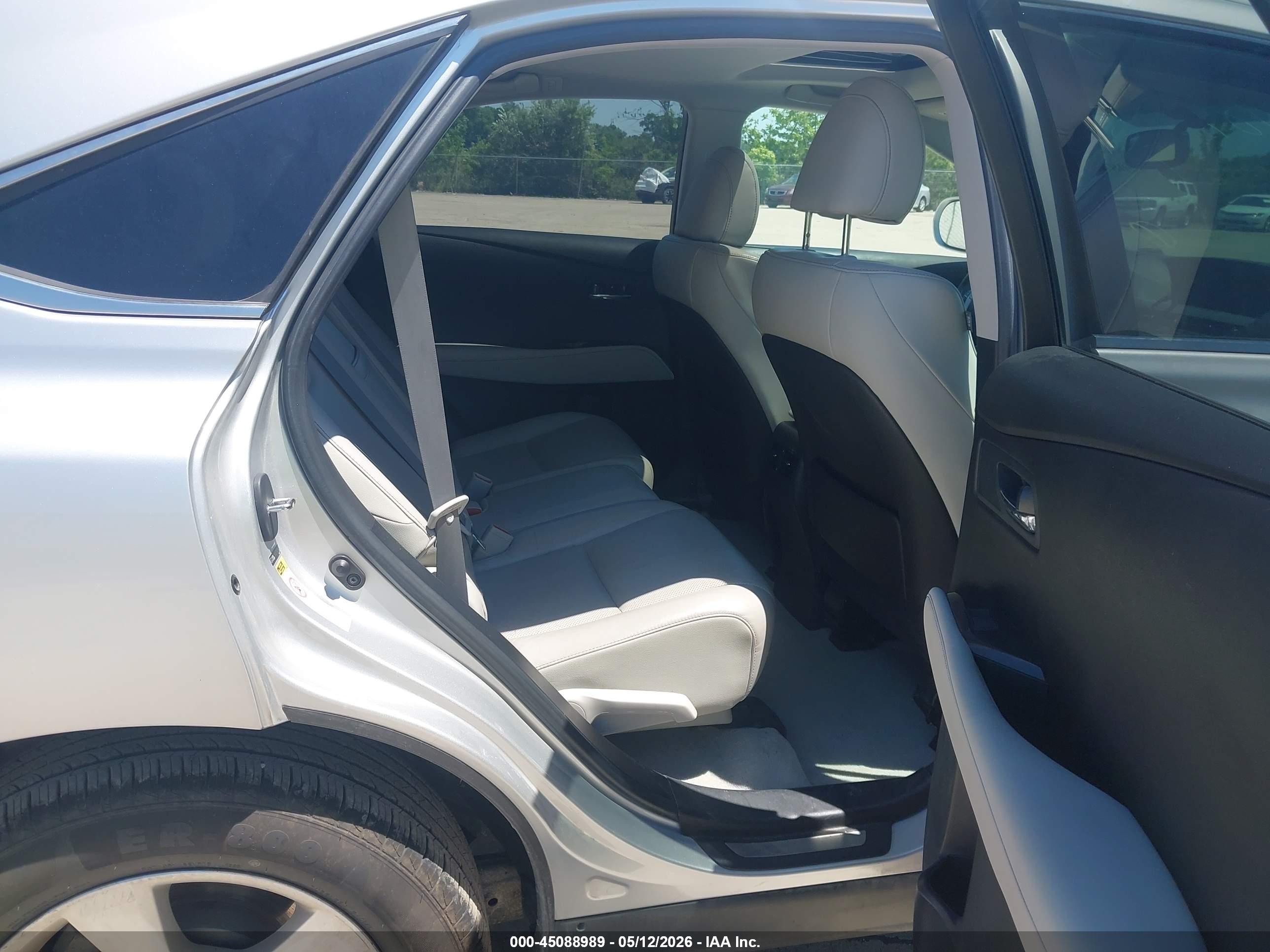 LEXUS RX image 8