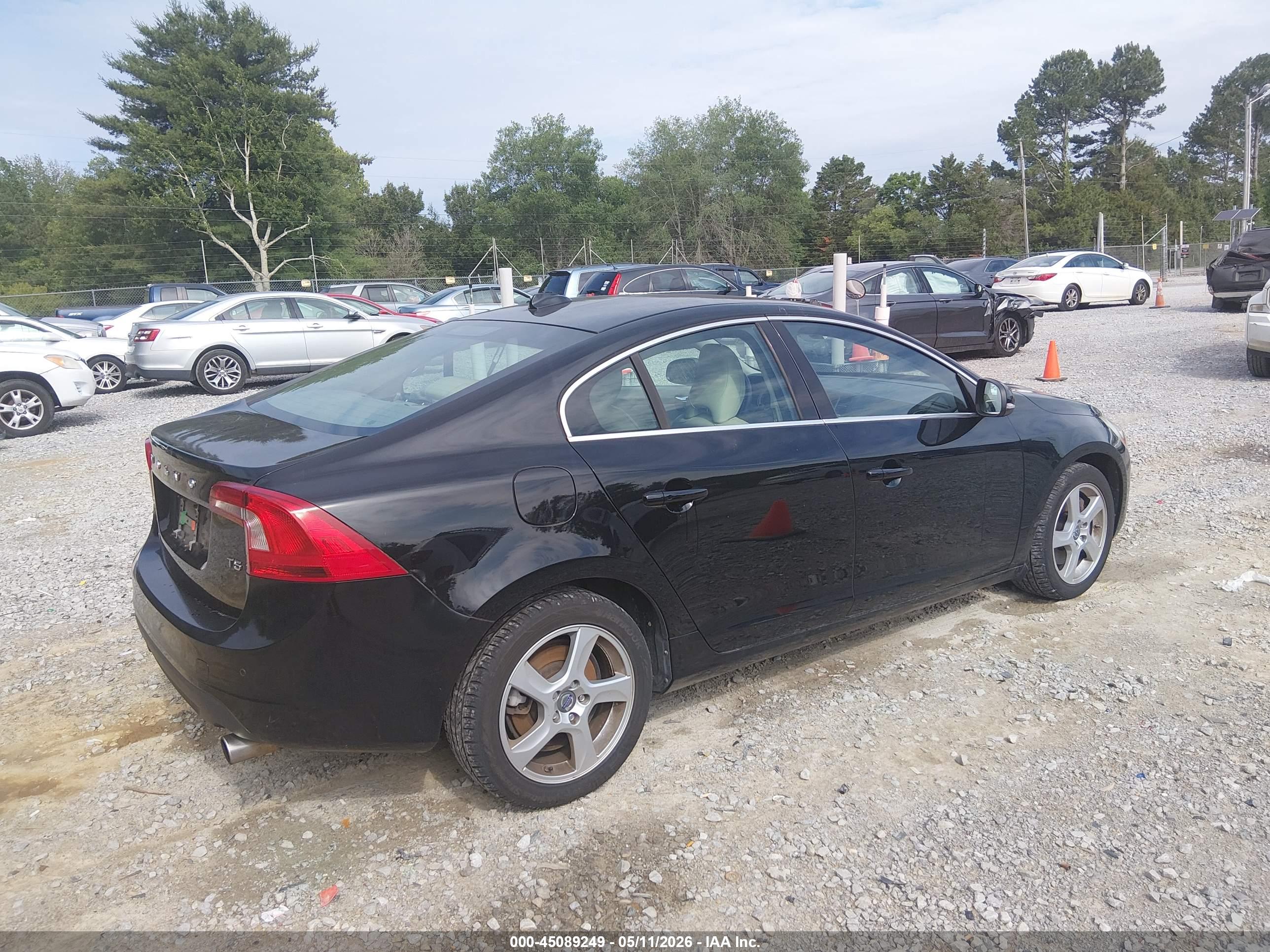VOLVO S60 image 4
