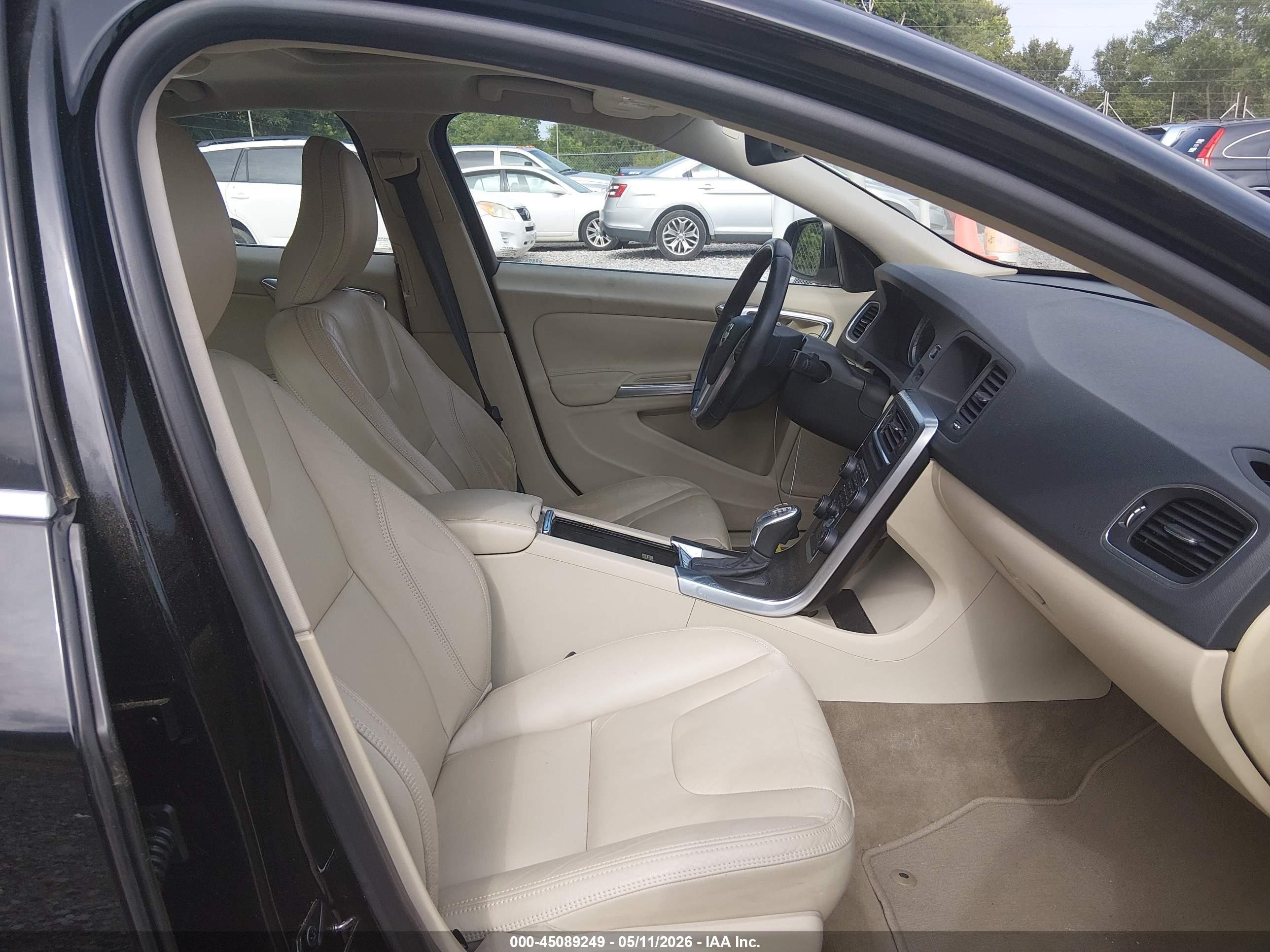 VOLVO S60 image 5