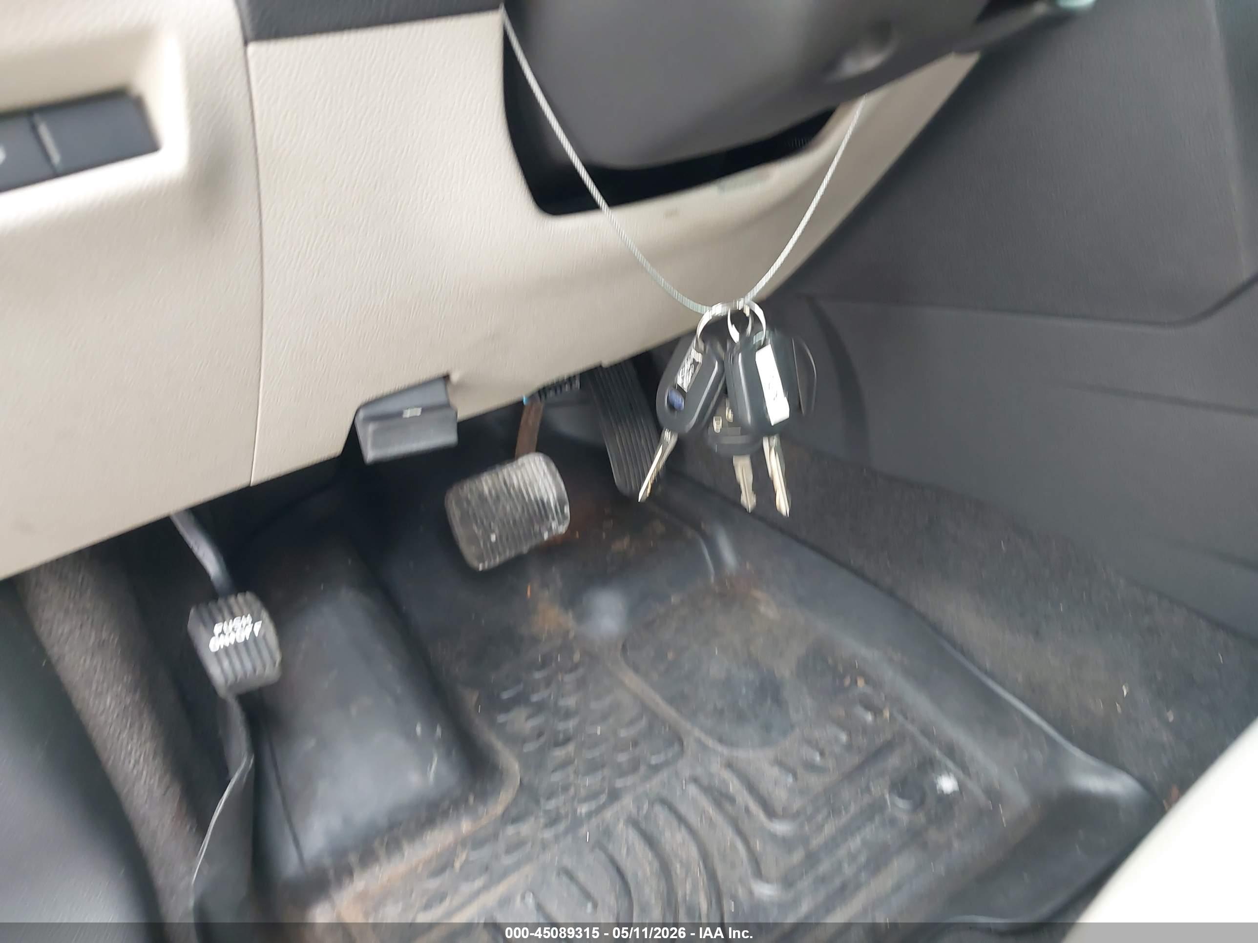 FORD EXPLORER image 11