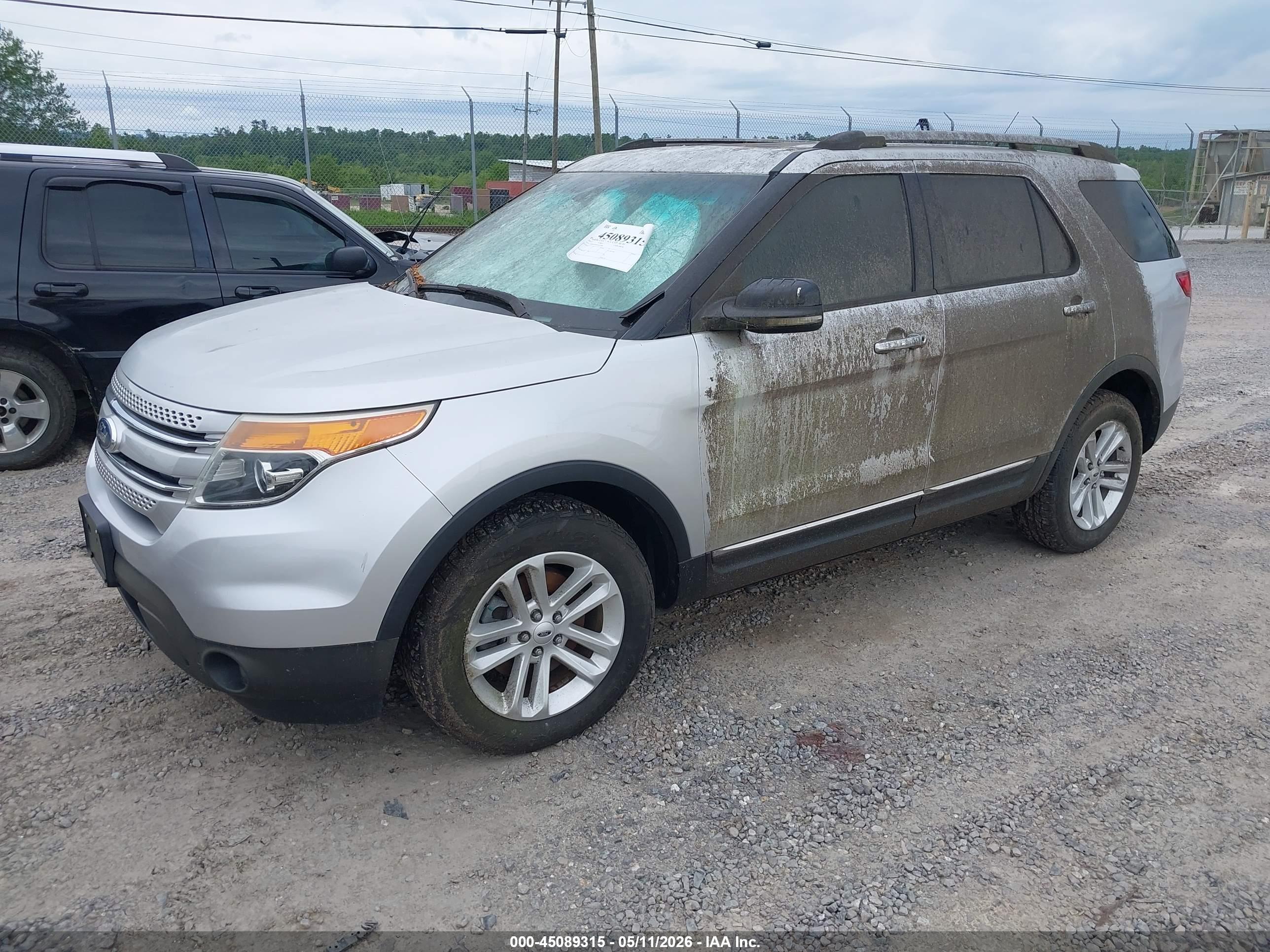 FORD EXPLORER image 2