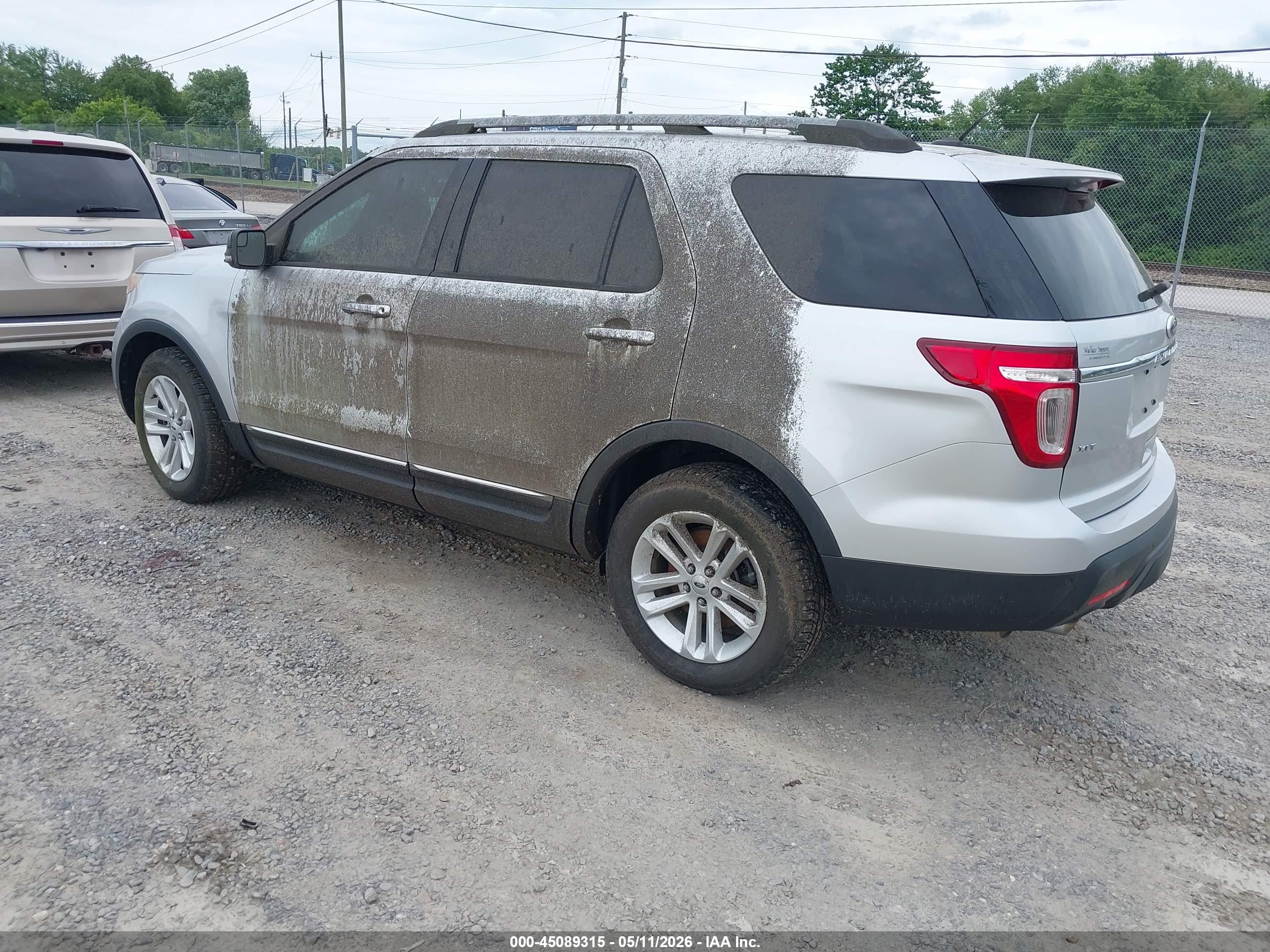 FORD EXPLORER image 3
