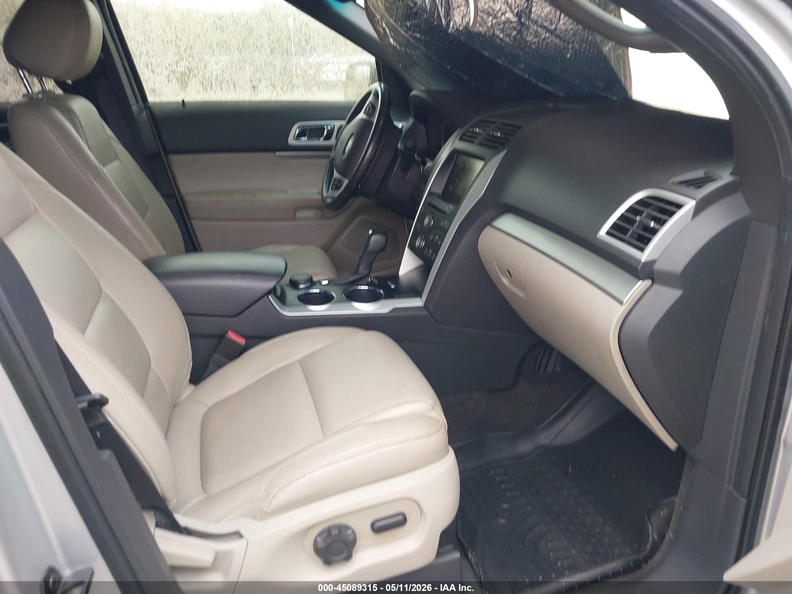 FORD EXPLORER image 5