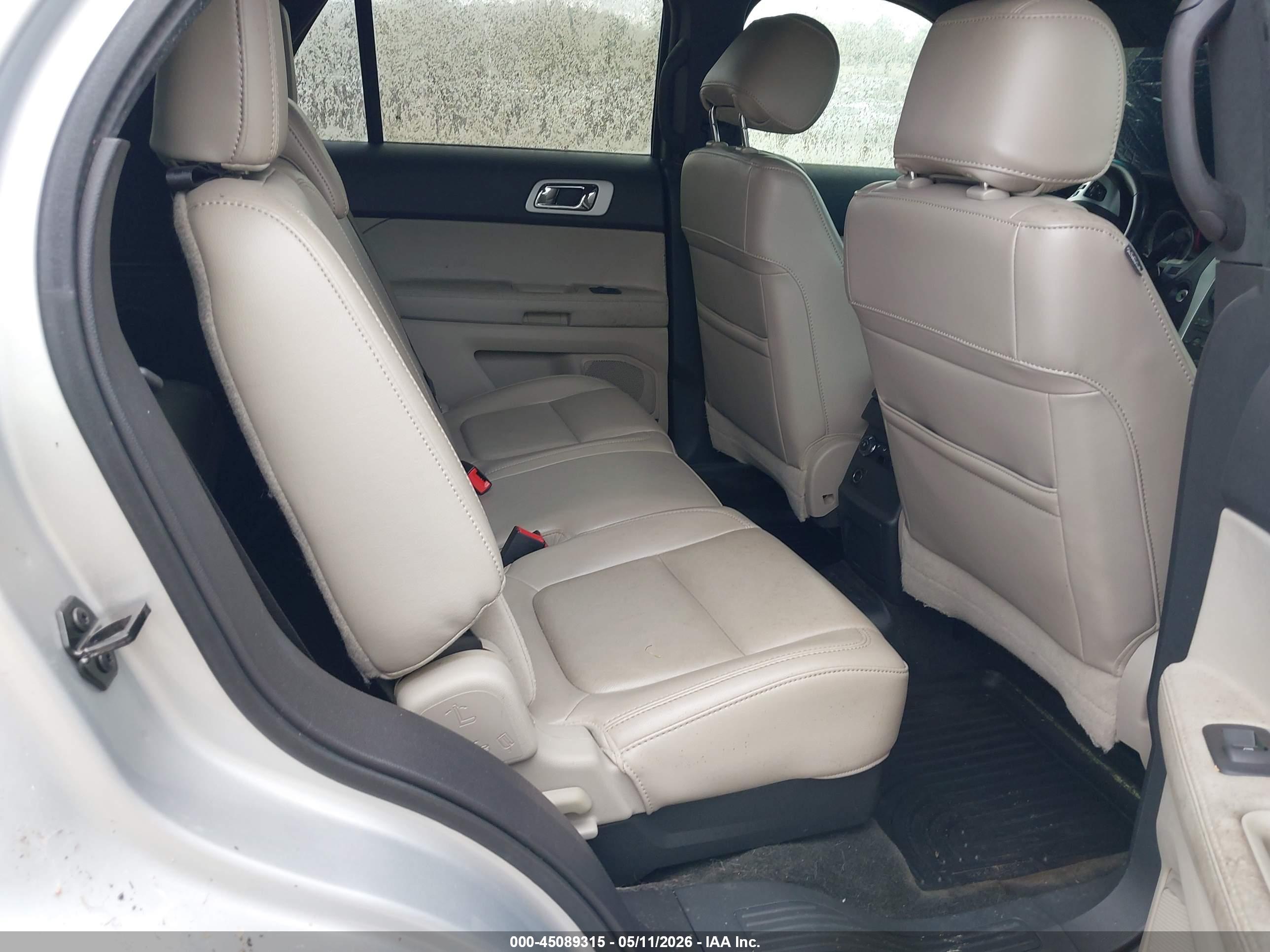 FORD EXPLORER image 8