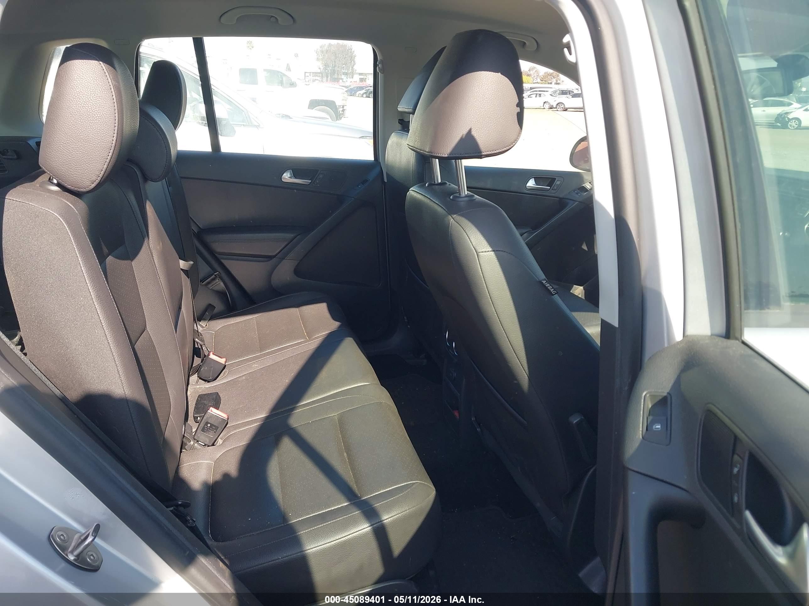 VOLKSWAGEN TIGUAN image 8