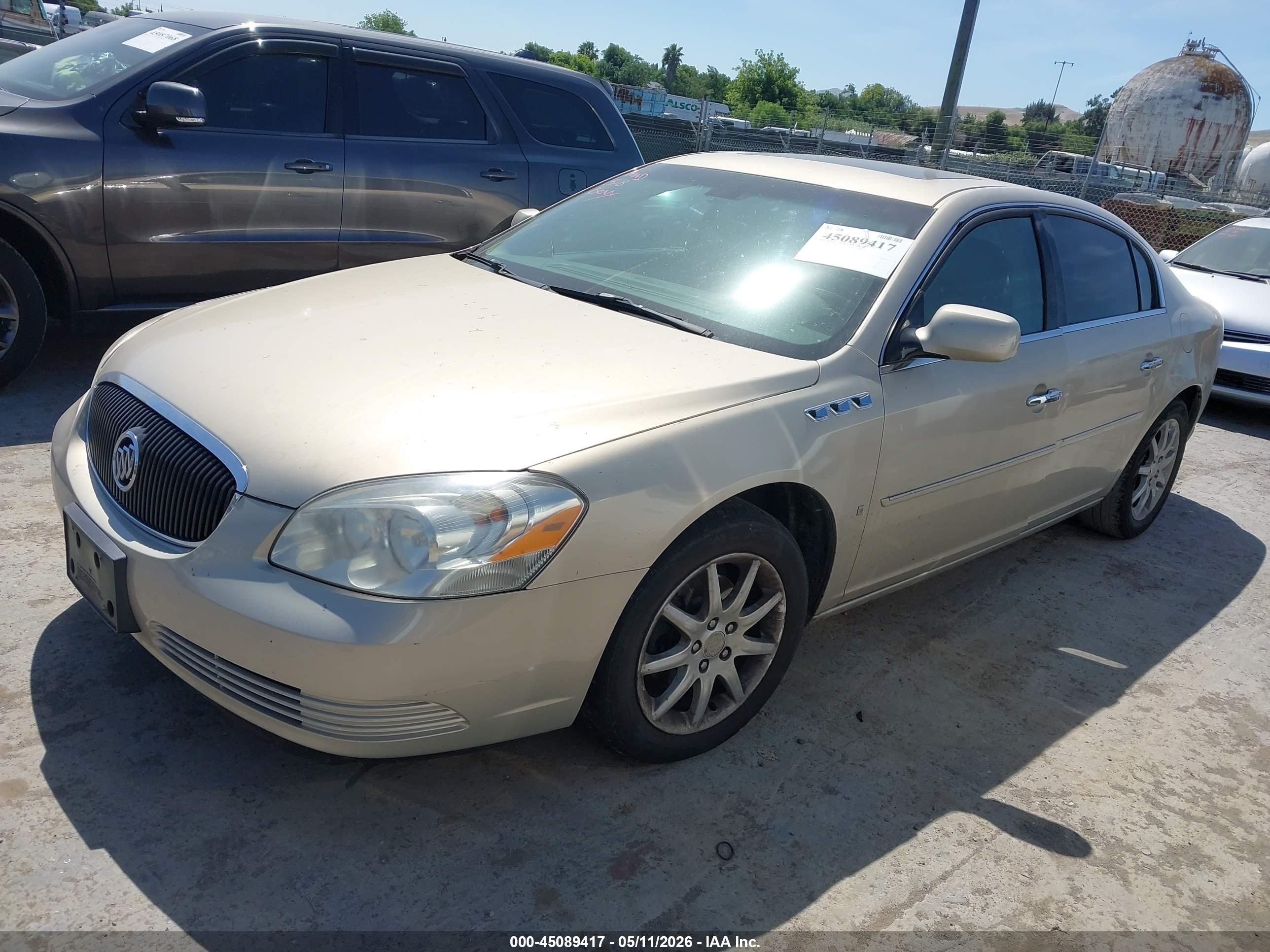 BUICK LUCERNE image 2