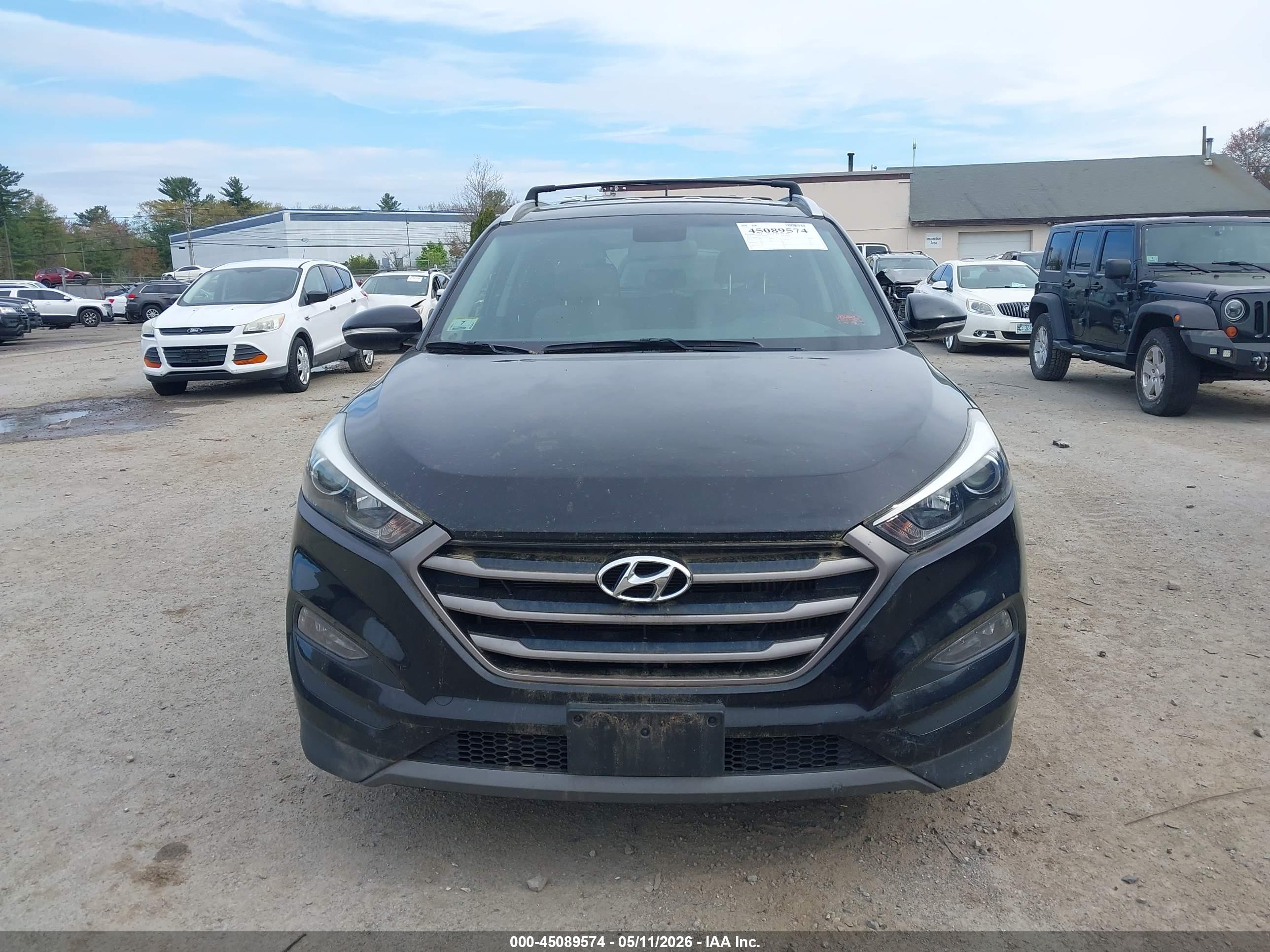 HYUNDAI TUCSON image 6