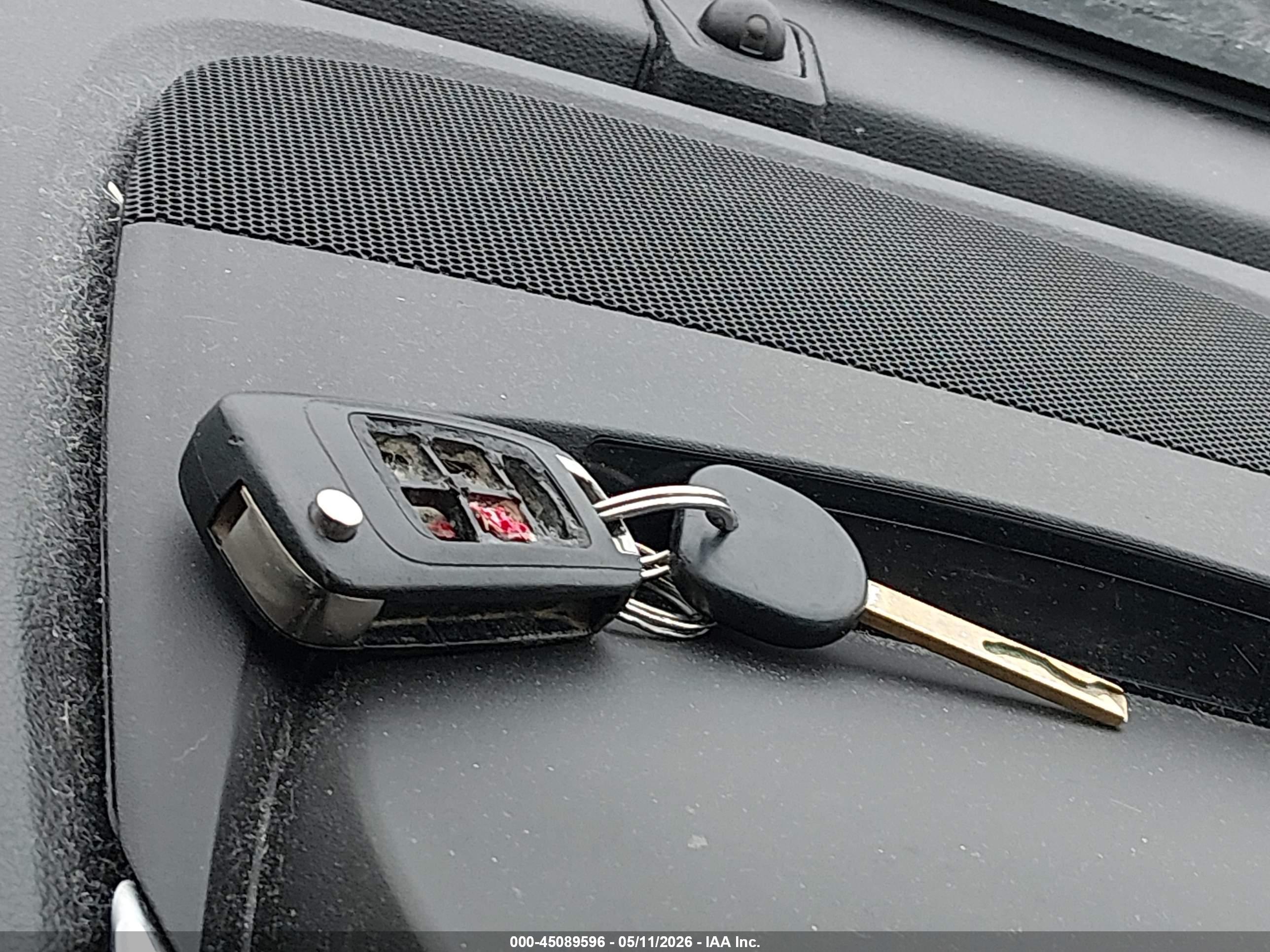 CHEVROLET EQUINOX image 11