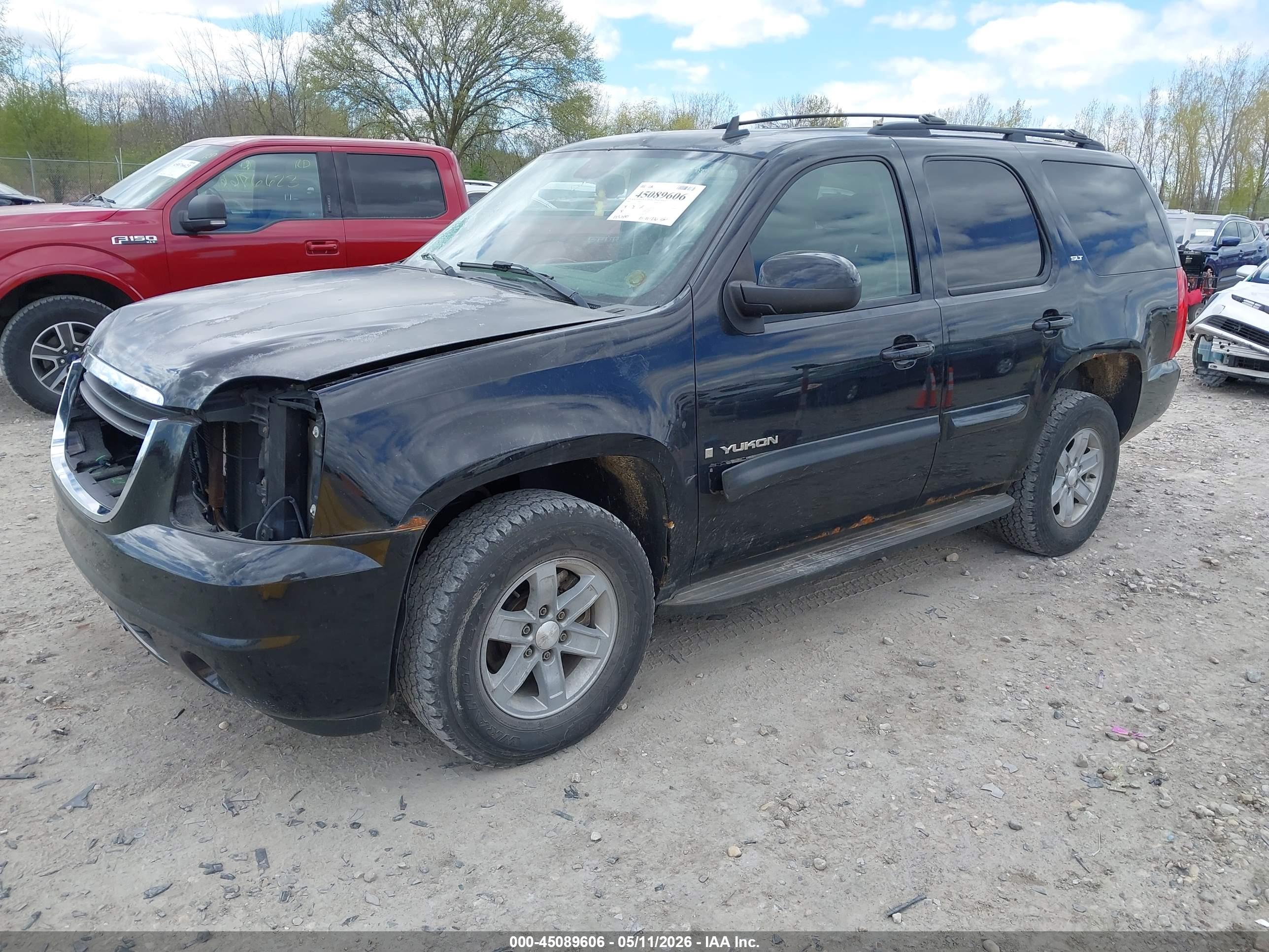 GMC YUKON image 2